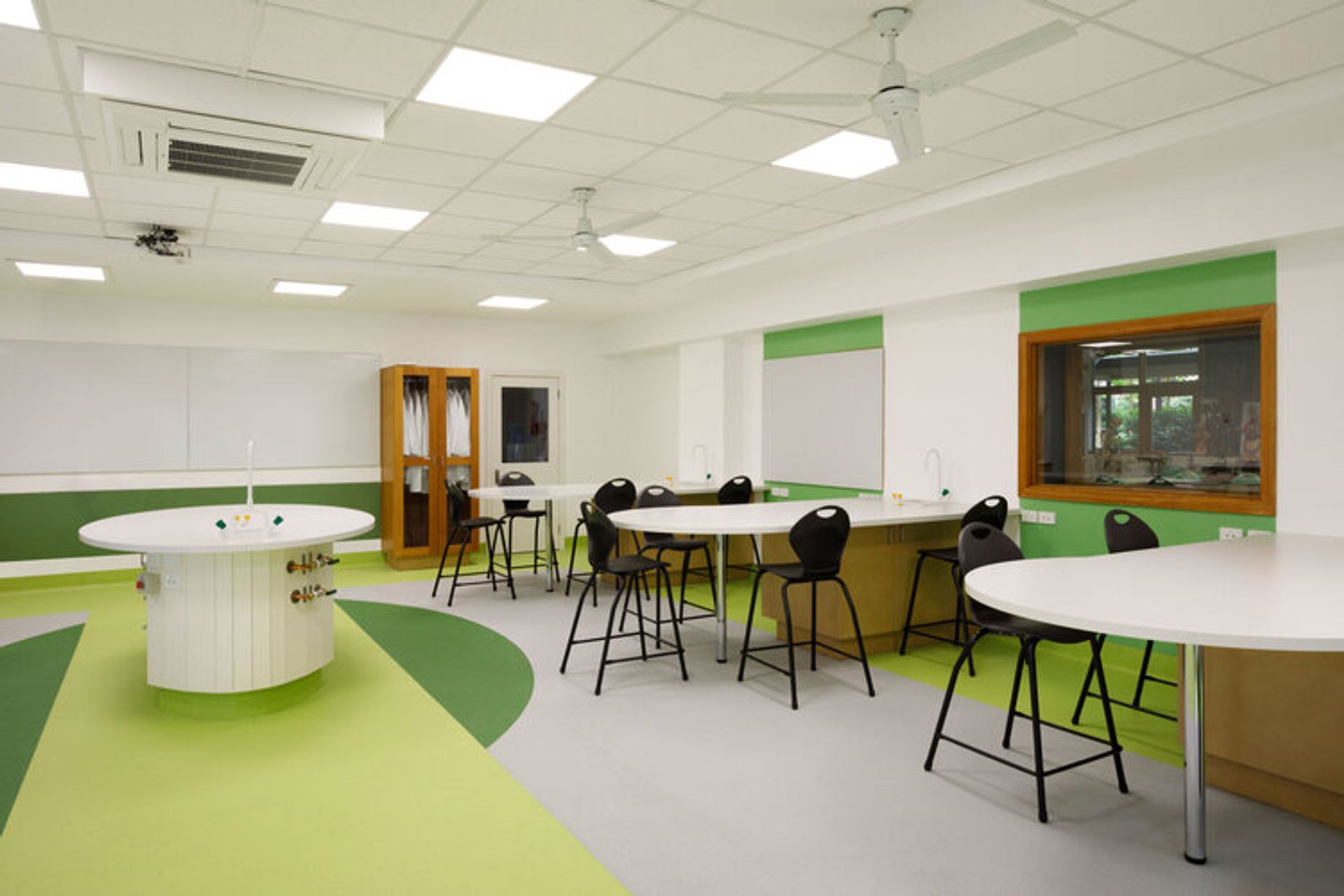 Mercy College Science Labs