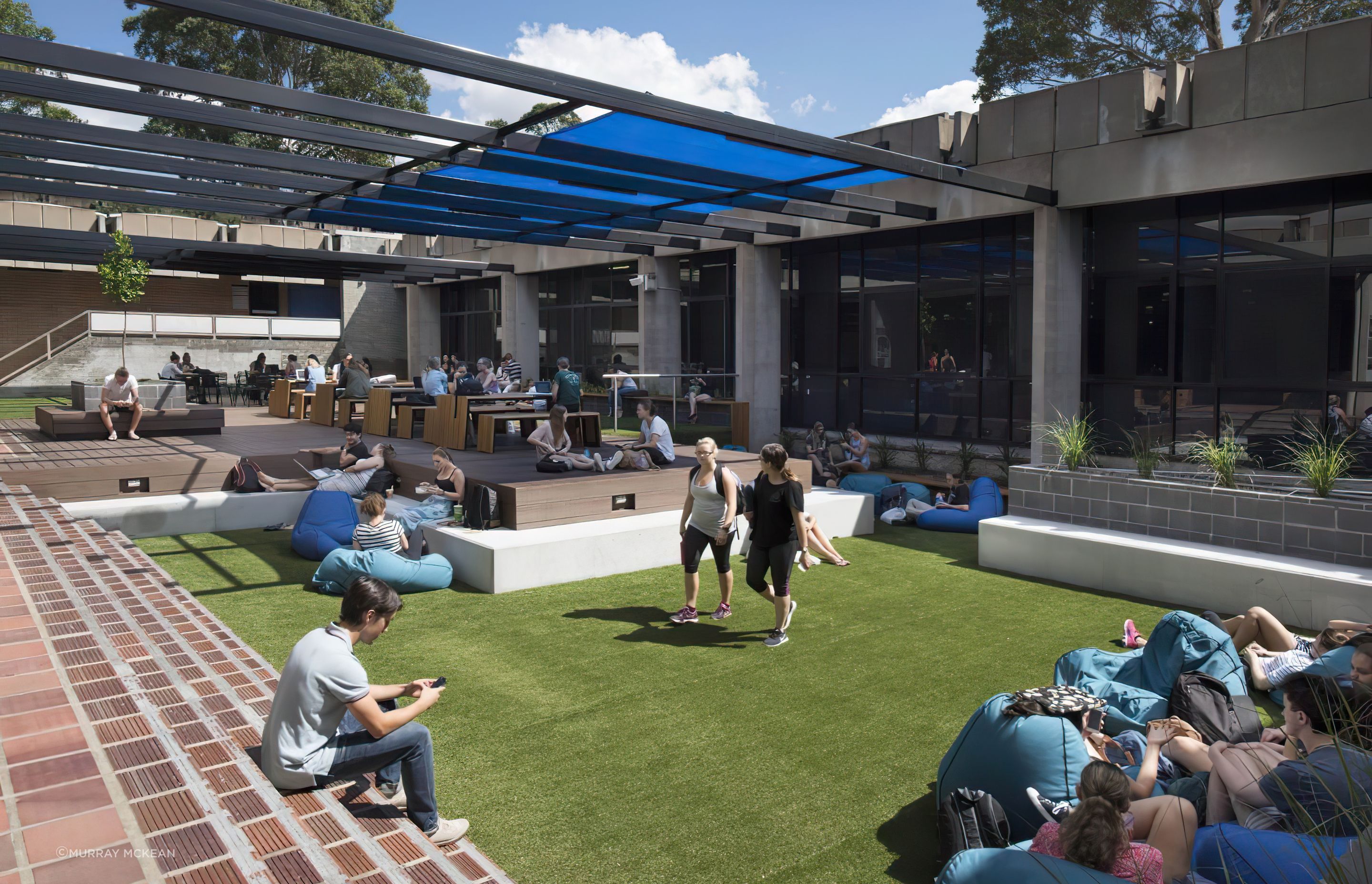 UoN Hunter Precinct Courtyard