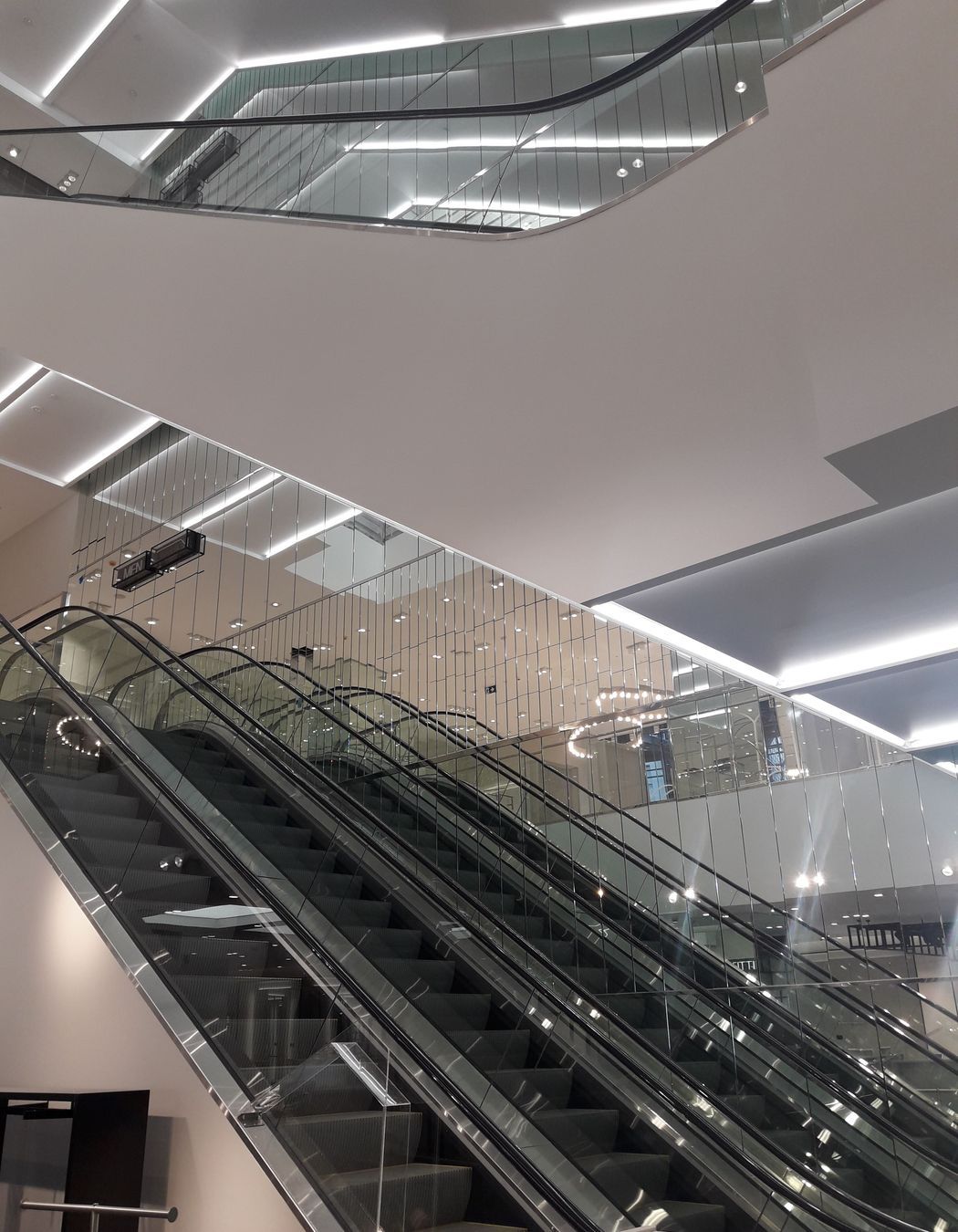 H & M Commercial Bay