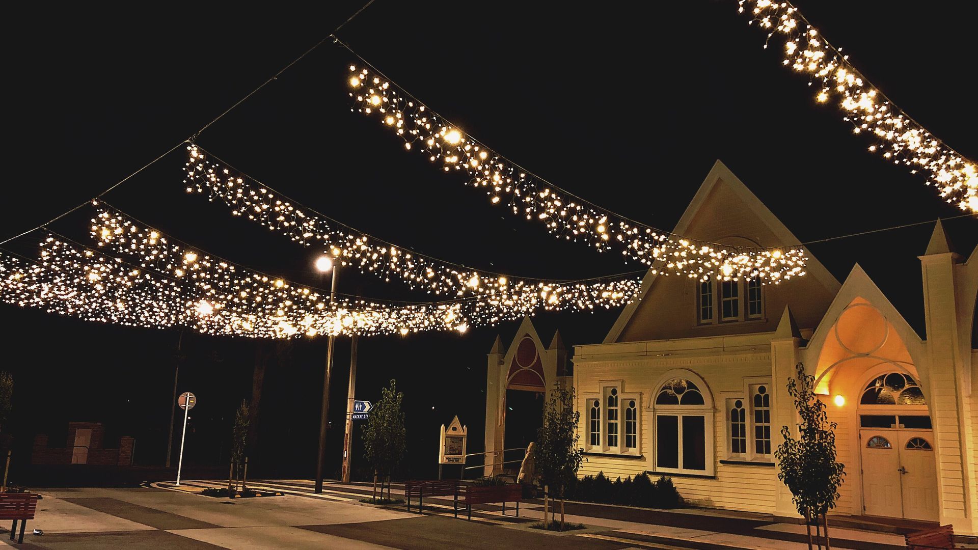 Paeroa streetscape wire catenary lighting banner
