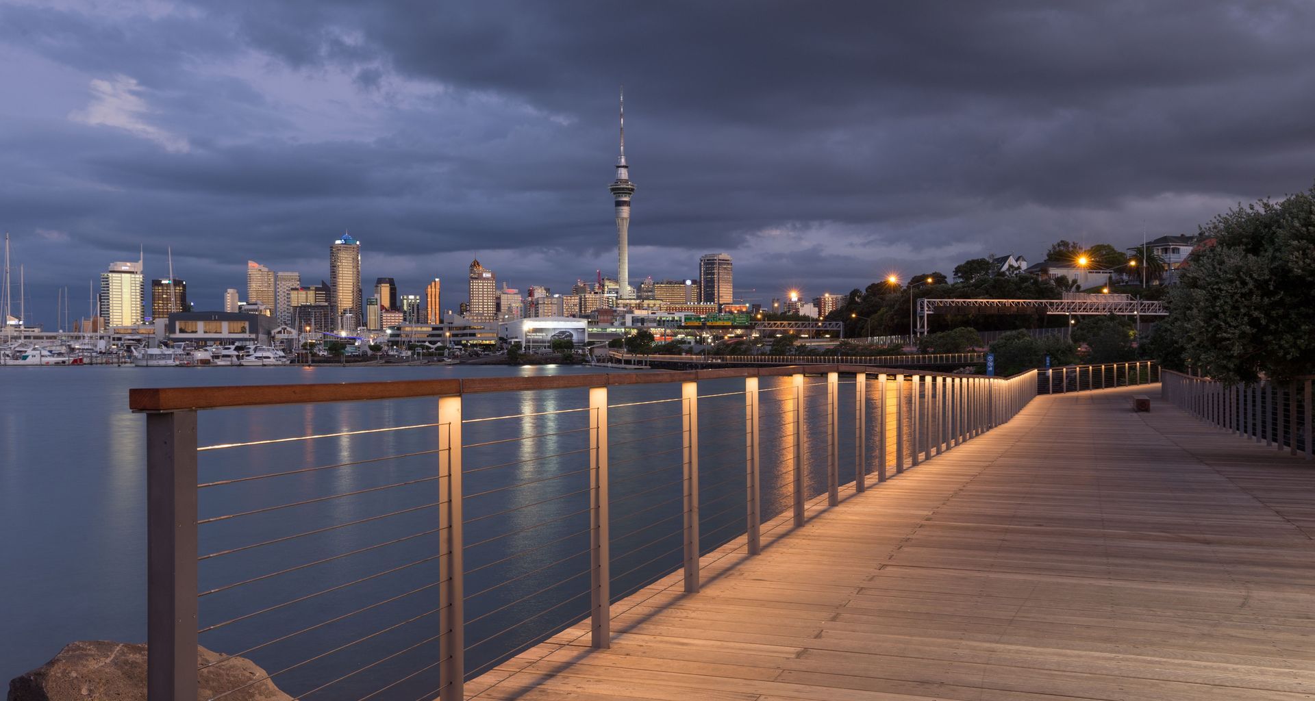 Westhaven Promenade wire balustrade infill banner