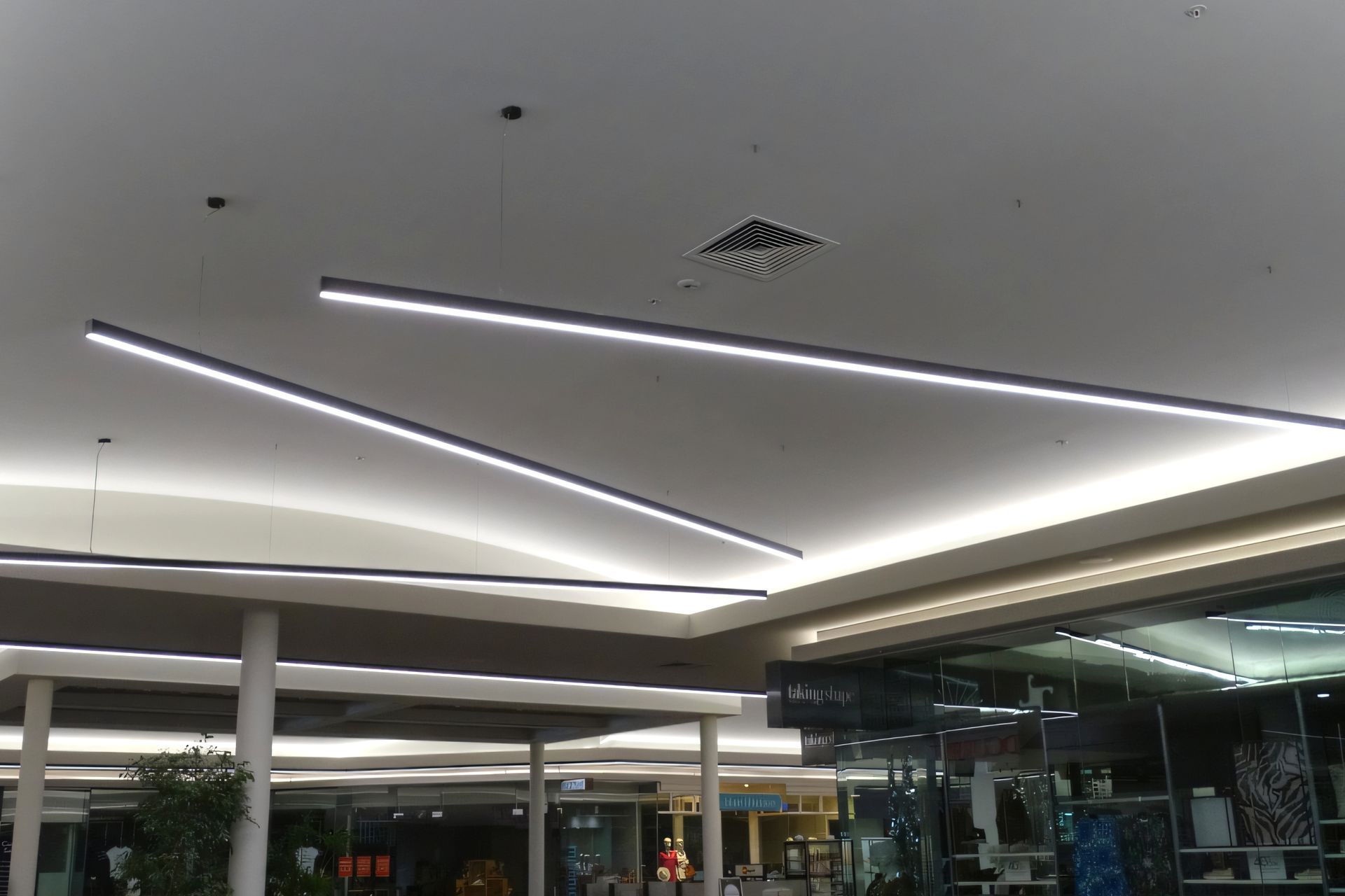 Milford-Shopping-Centre-Lighting-Solutions-15995-upscaled-by-StabilityAI.jpg