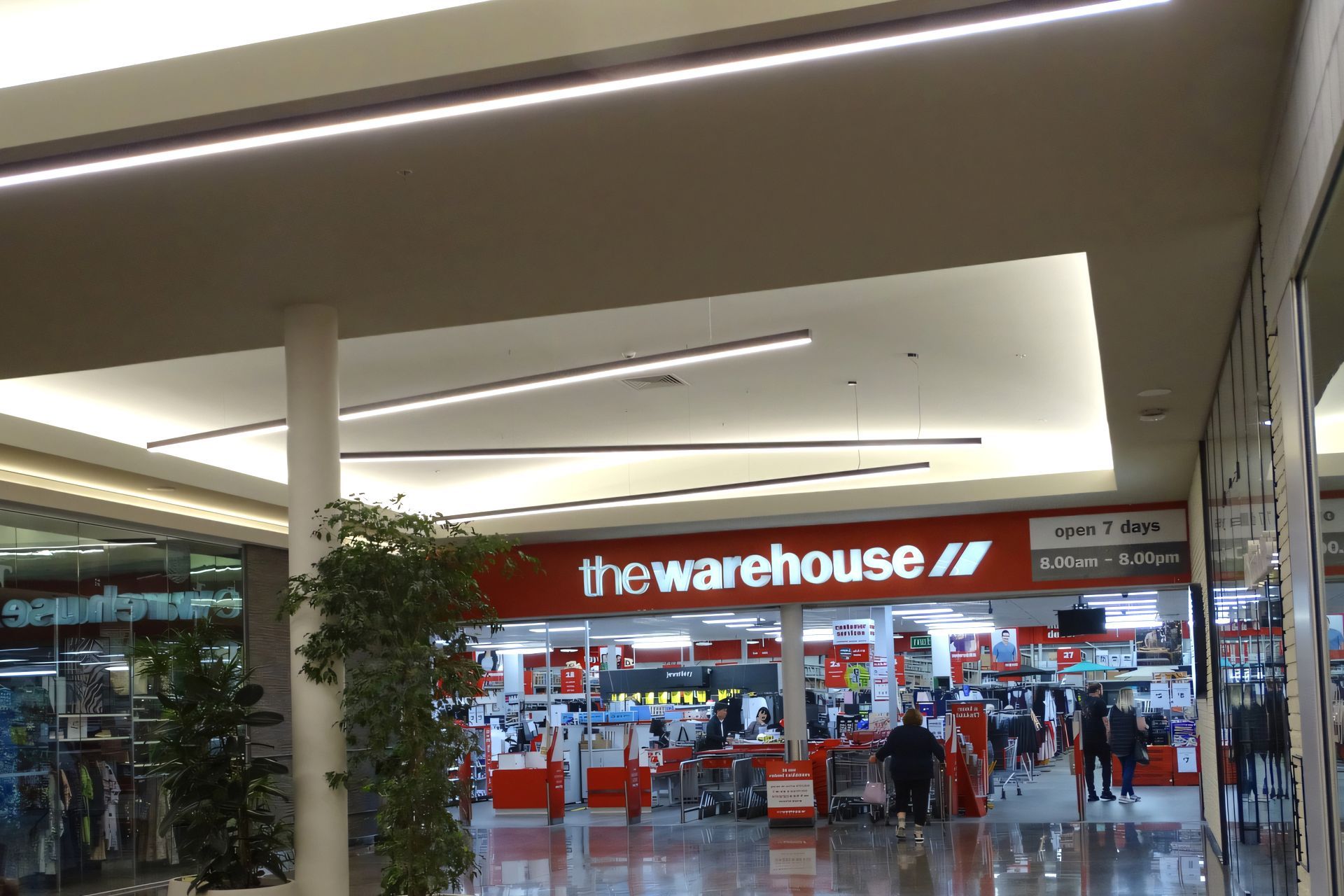 Milford-Shopping-Centre-Lighting-Solutions-17607-upscaled-by-StabilityAI.jpg