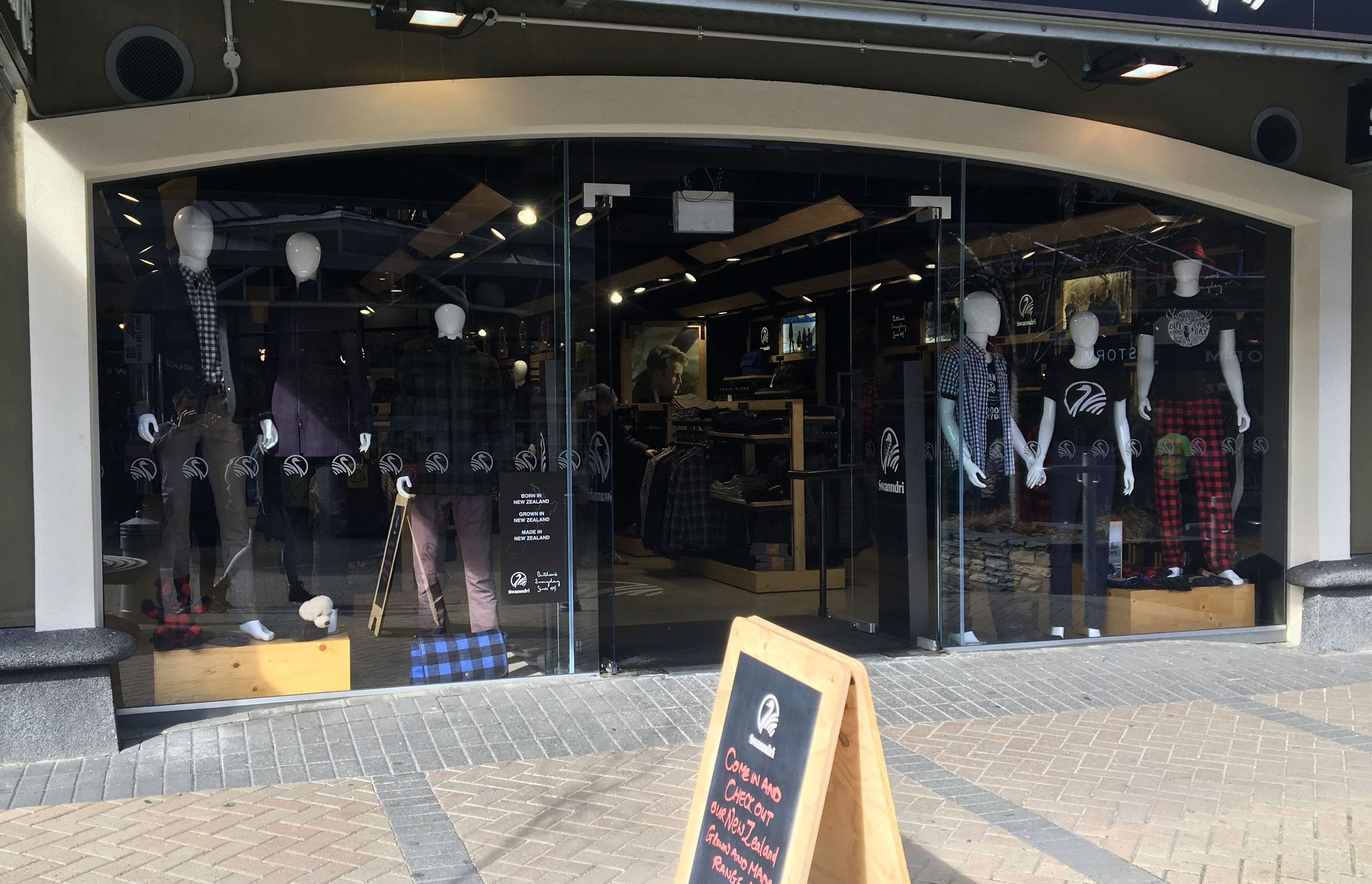 Swanndri shop fitout, Queenstown