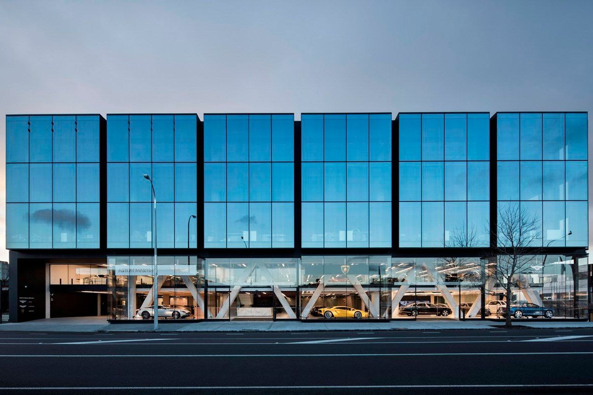 Giltrap Prestige Showroom - 119 Great North Road