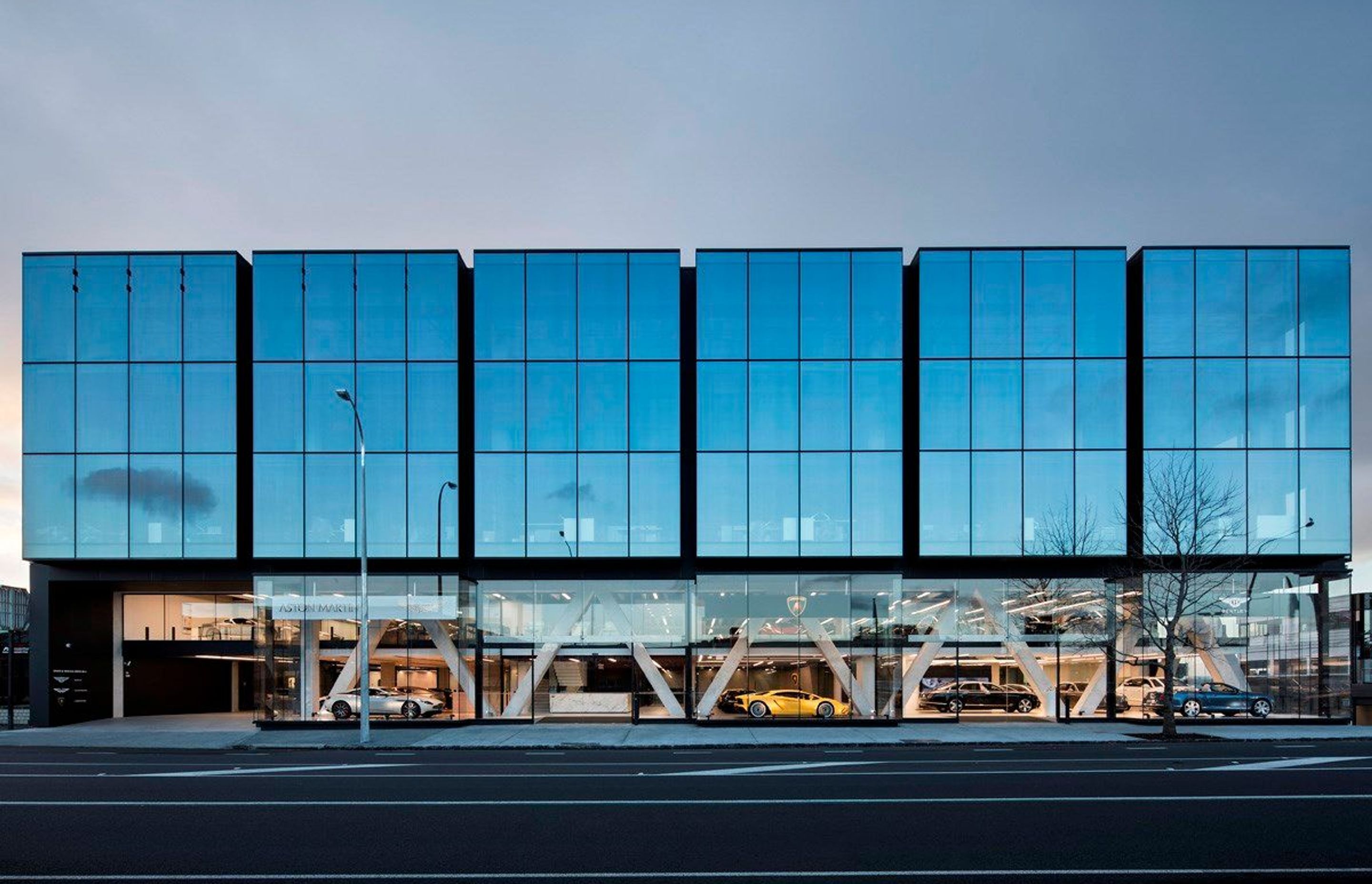 Giltrap Prestige Showroom - 119 Great North Road
