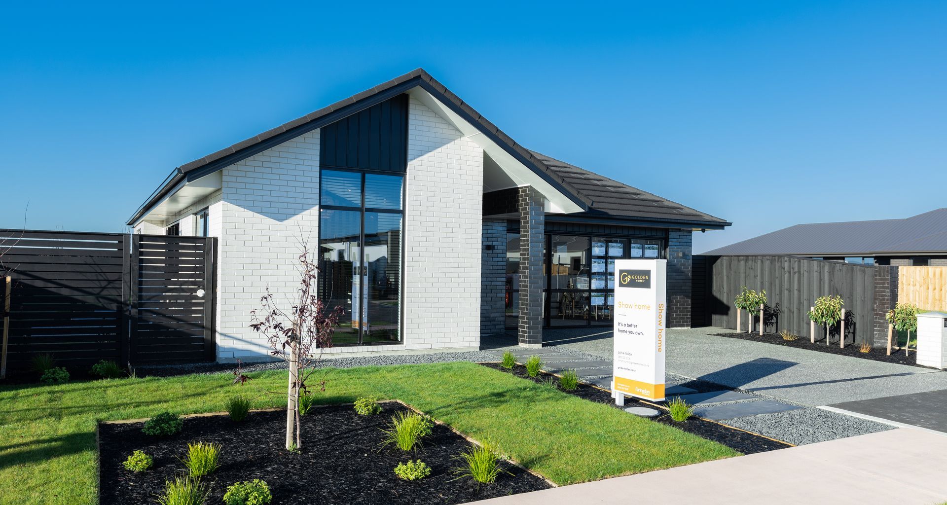 Finstock, Faringdon Showhome Rolleston banner
