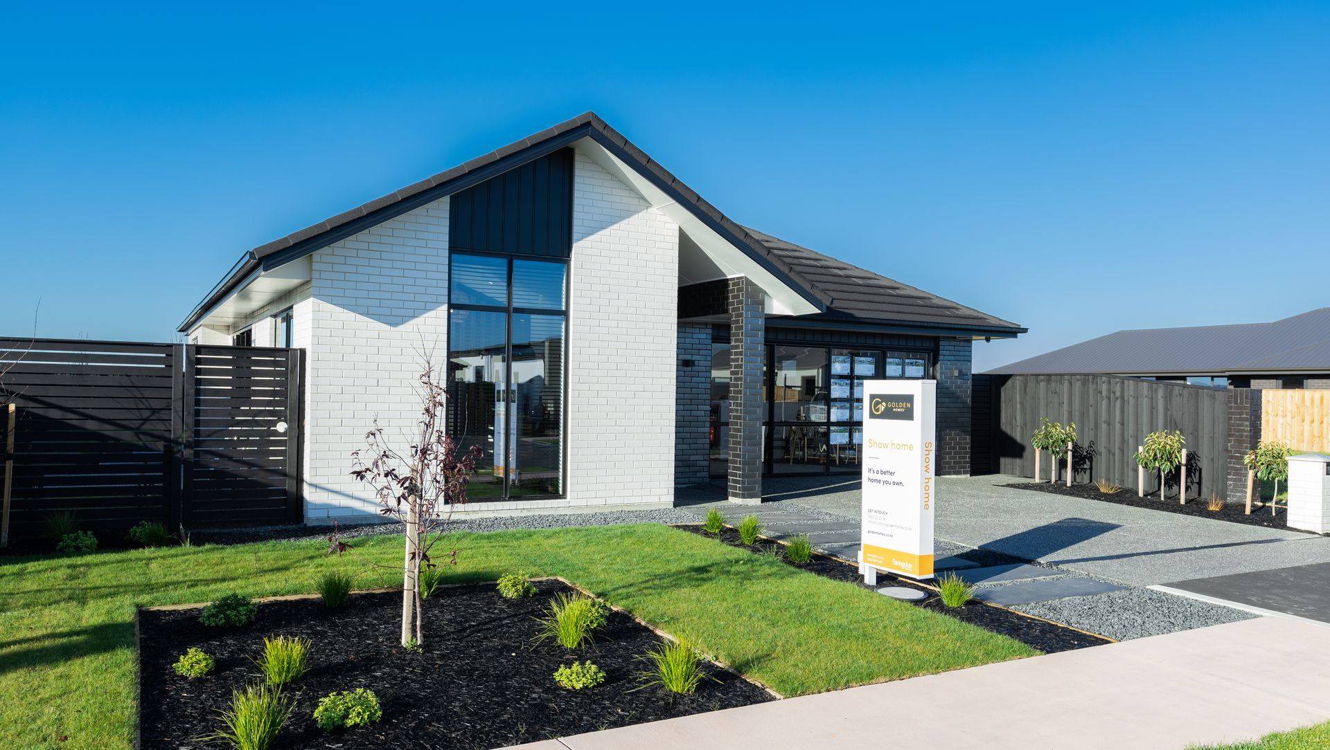 Finstock, Faringdon Showhome Rolleston banner