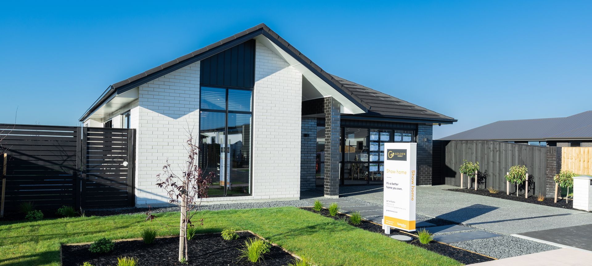 Finstock, Faringdon Showhome Rolleston banner