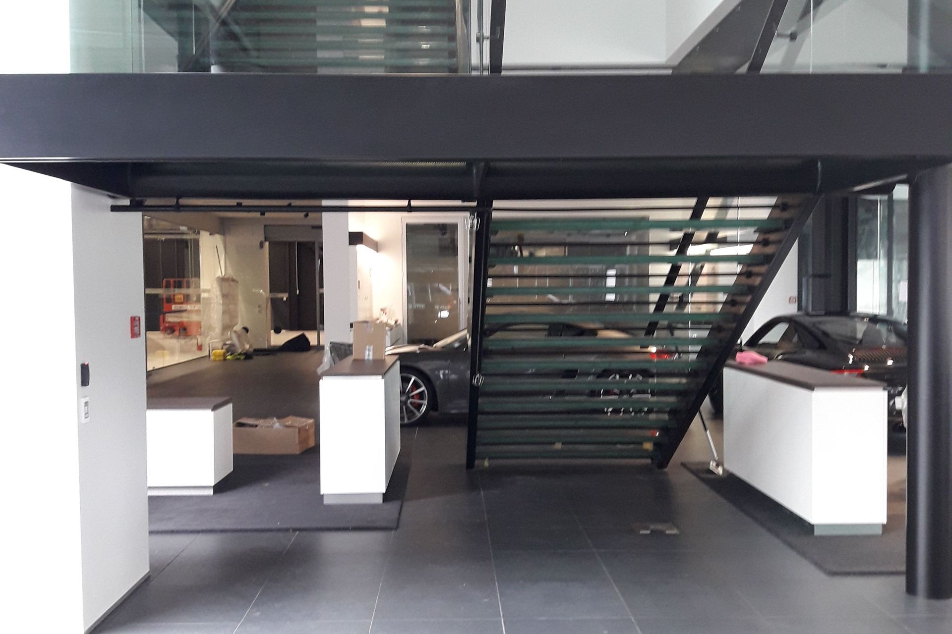 Medcar Porsche Showroom