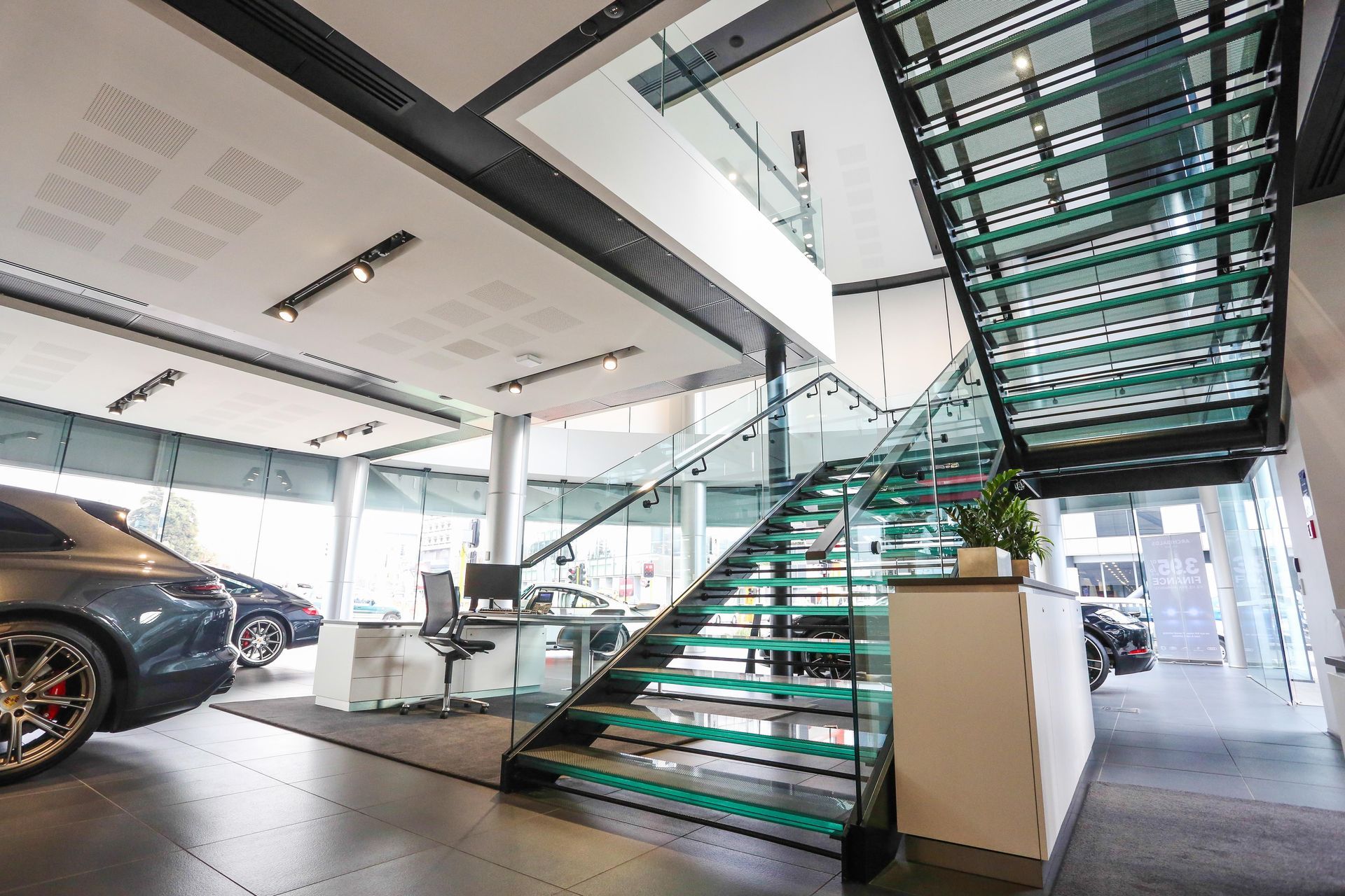 Medcar Porsche Showroom