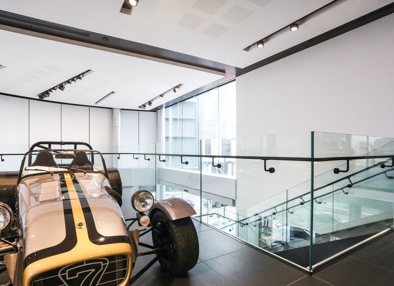 Medcar Porsche Showroom