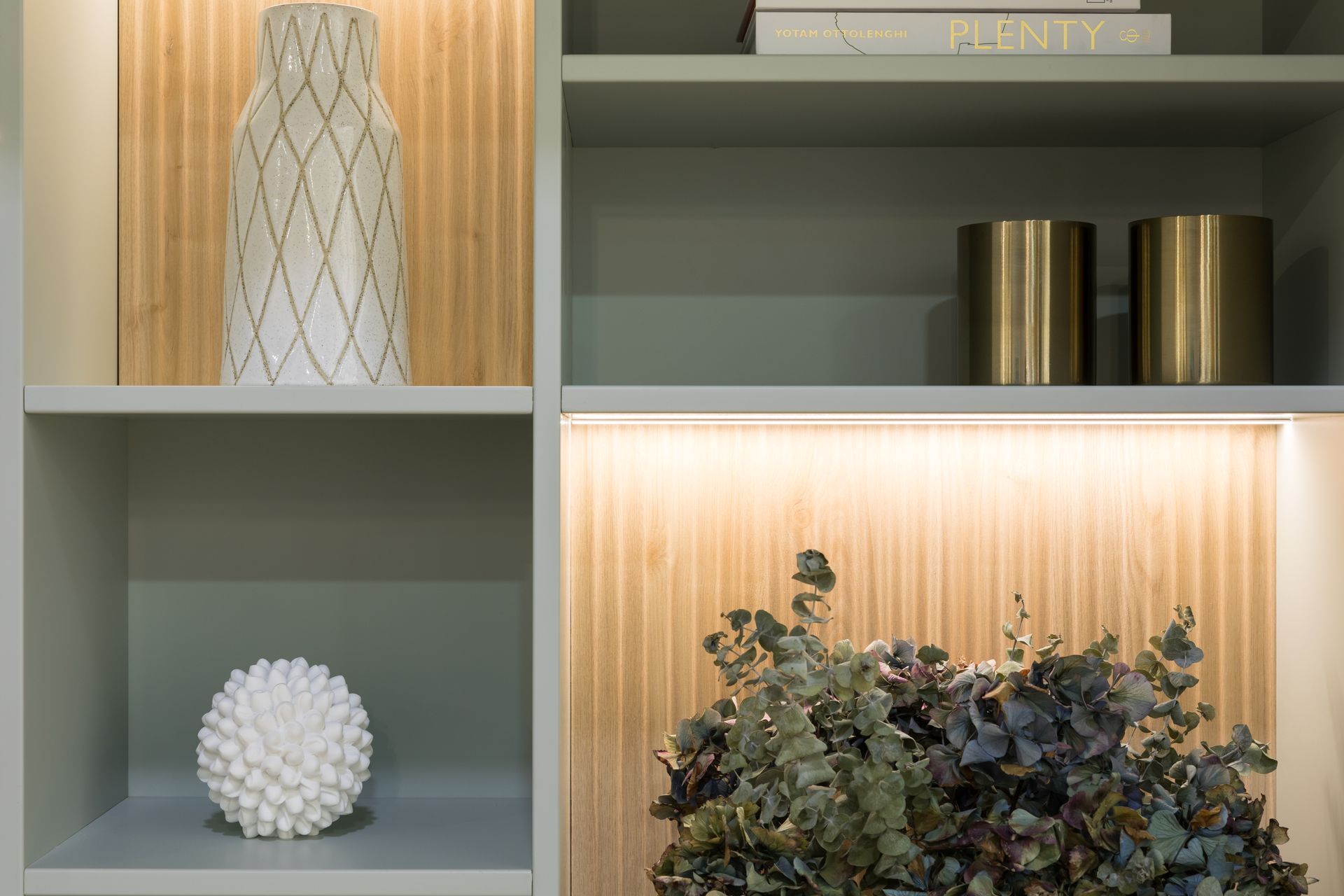 Prague profile in Ranfurly Oak - Raw & Pistachio - Matt inserts. Dezignatek Showroom, Home Ideas Centre Auckland