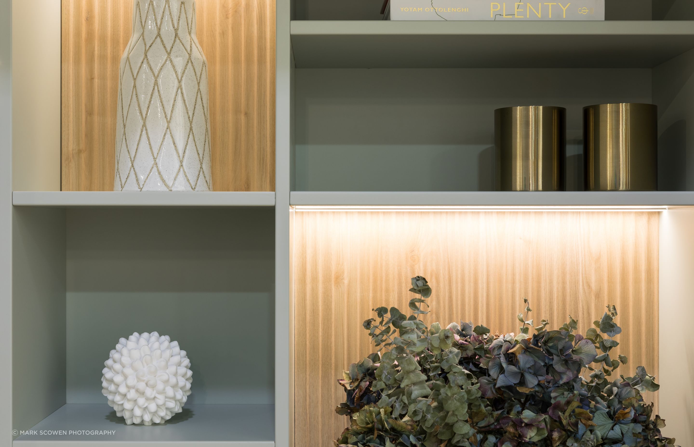 Prague profile in Ranfurly Oak - Raw & Pistachio - Matt inserts. Dezignatek Showroom, Home Ideas Centre Auckland