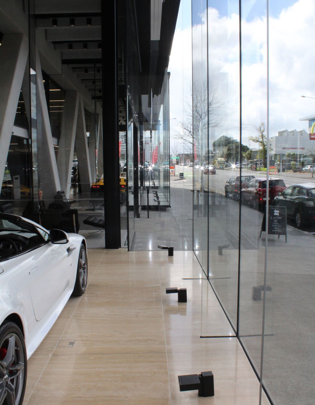 Giltrap Prestige Showroom - 119 Great North Road