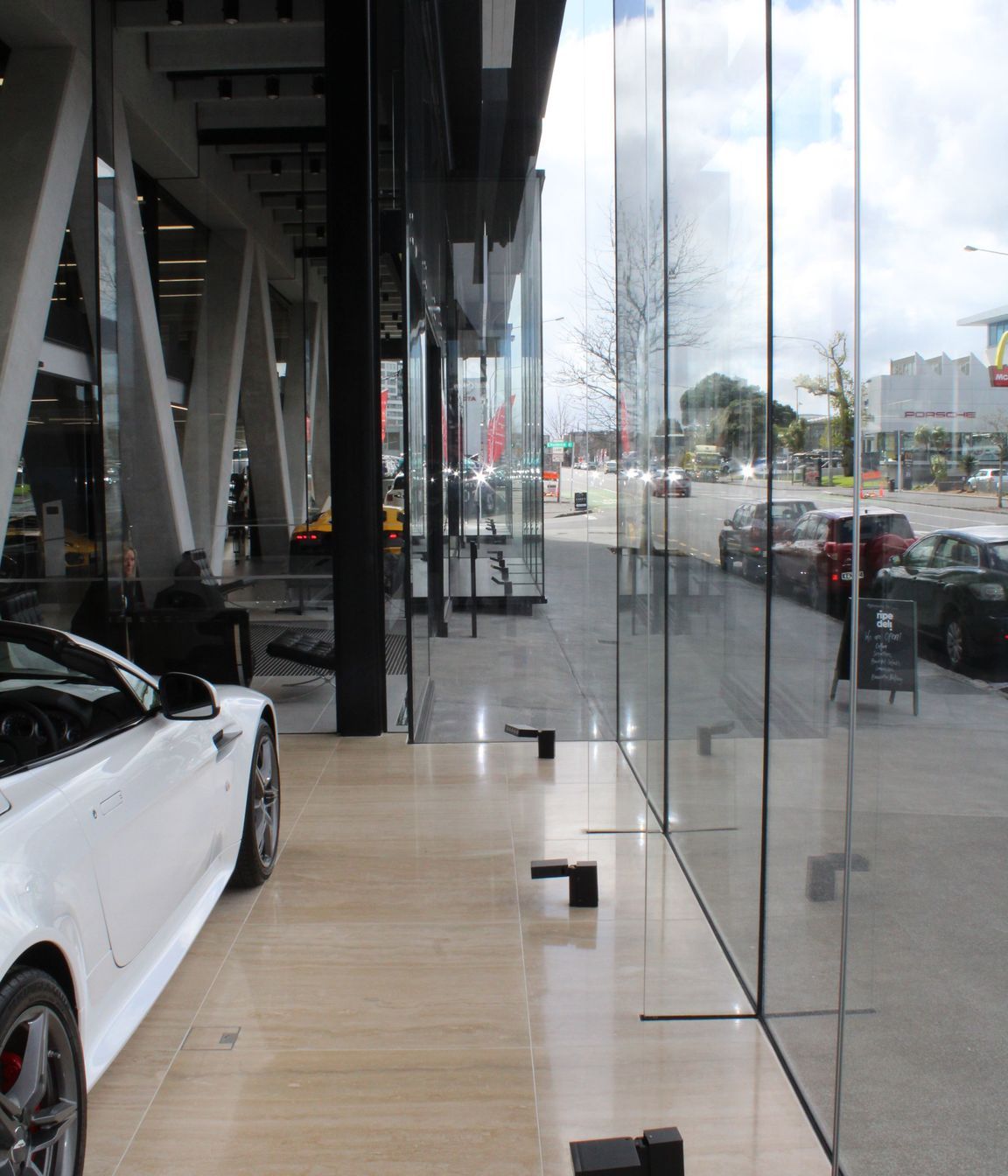 Giltrap Prestige Showroom - 119 Great North Road