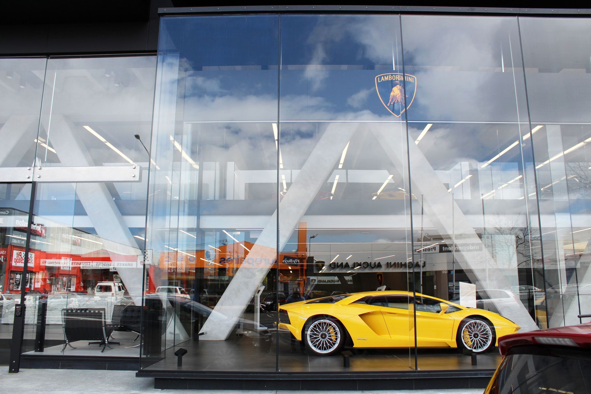 Giltrap Prestige Showroom - 119 Great North Road