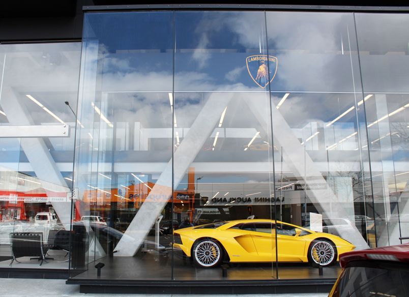 Giltrap Prestige Showroom - 119 Great North Road