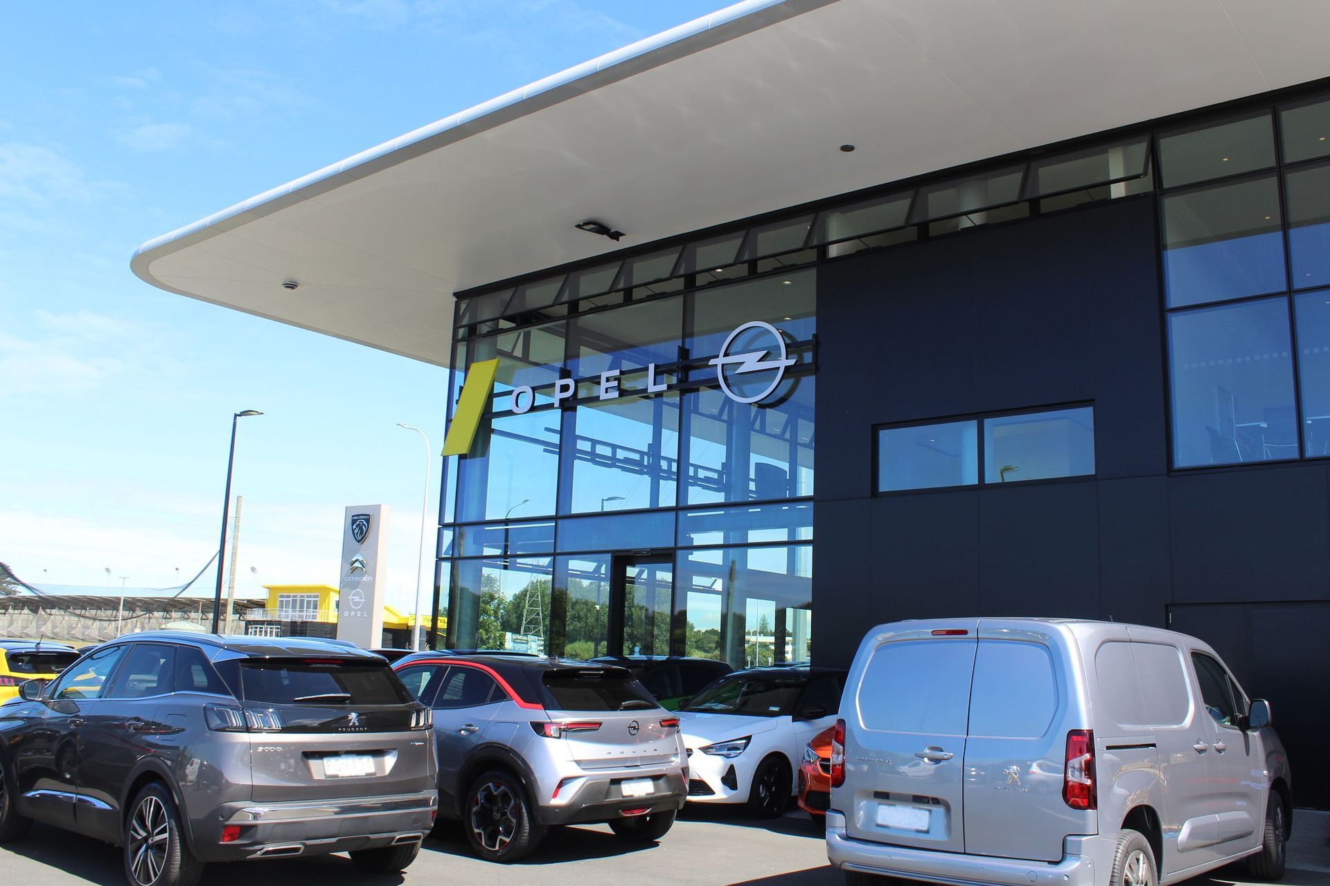 Mercedes Benz Takapuna, Auckland