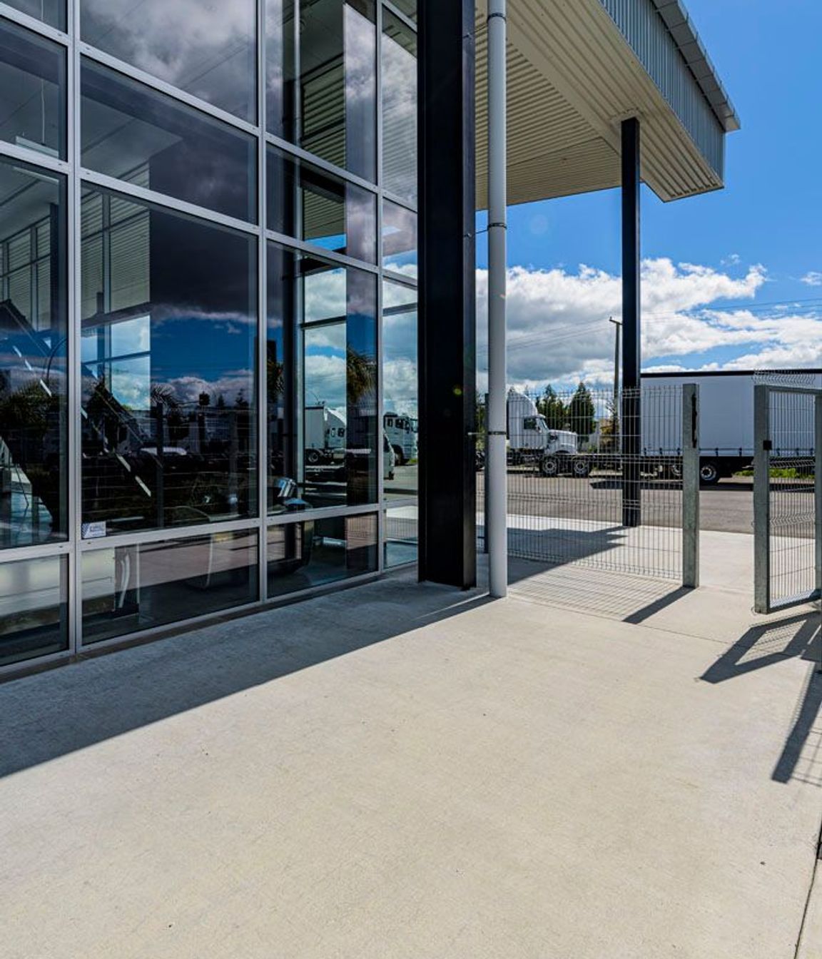 Truck Workshop &amp; Showroom Te Rapa