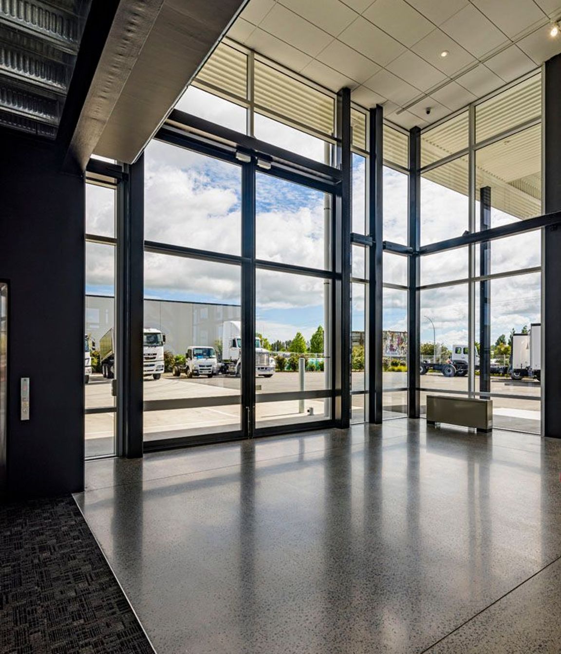 Truck Workshop &amp; Showroom Te Rapa