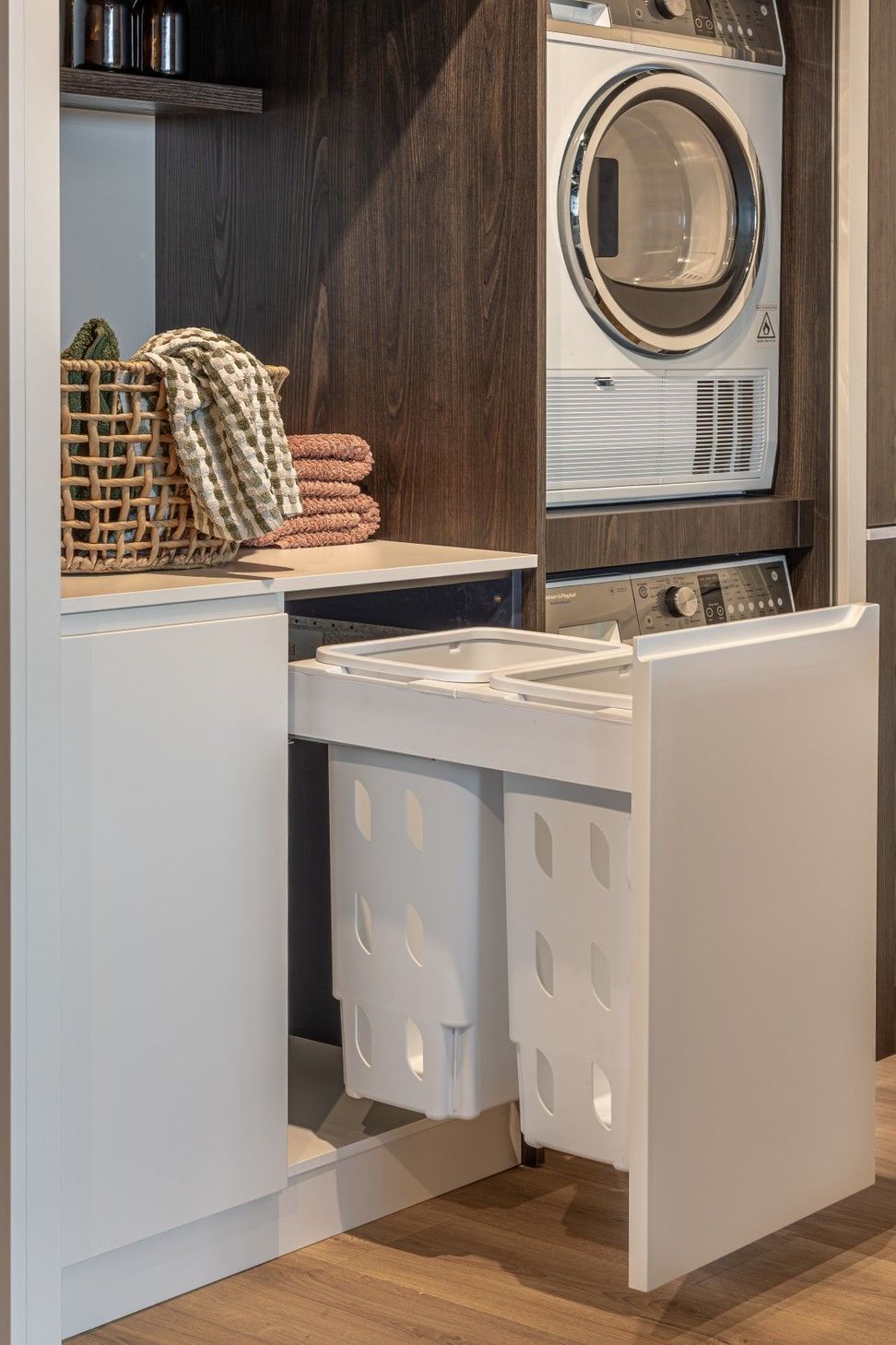 Sage-Doors-Opticoat-Inset-J-Handle-on-Opticoat-22m-Texas-Vanilla-Cupcake-Satin-with-Timbalook-Rangitoto-Laundry-6-1920.jpg