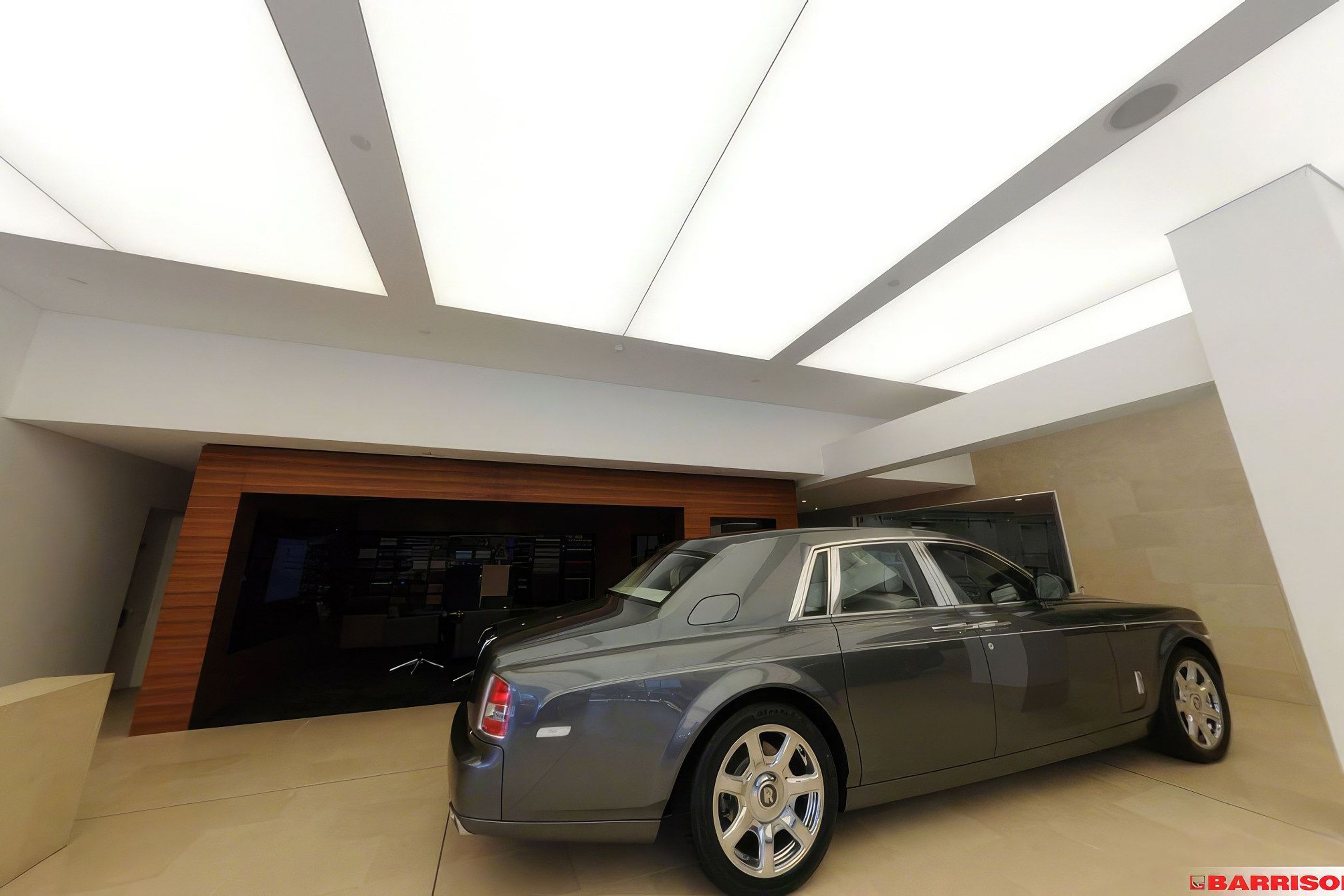 rolls-royce-sydney-1-standard-scale-200x.jpg