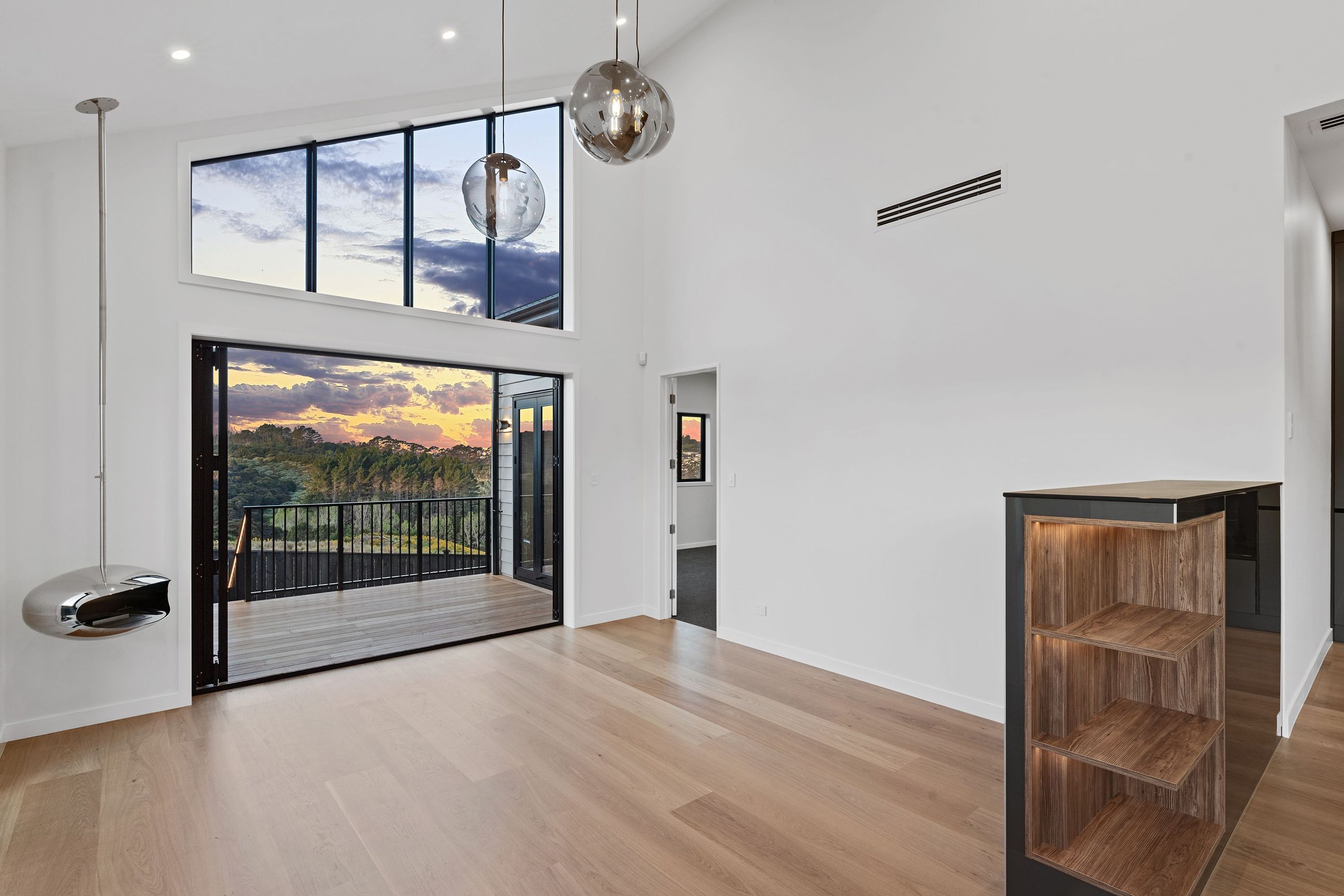 002Open2viewID581138-2TahunaAveAraHills.jpg