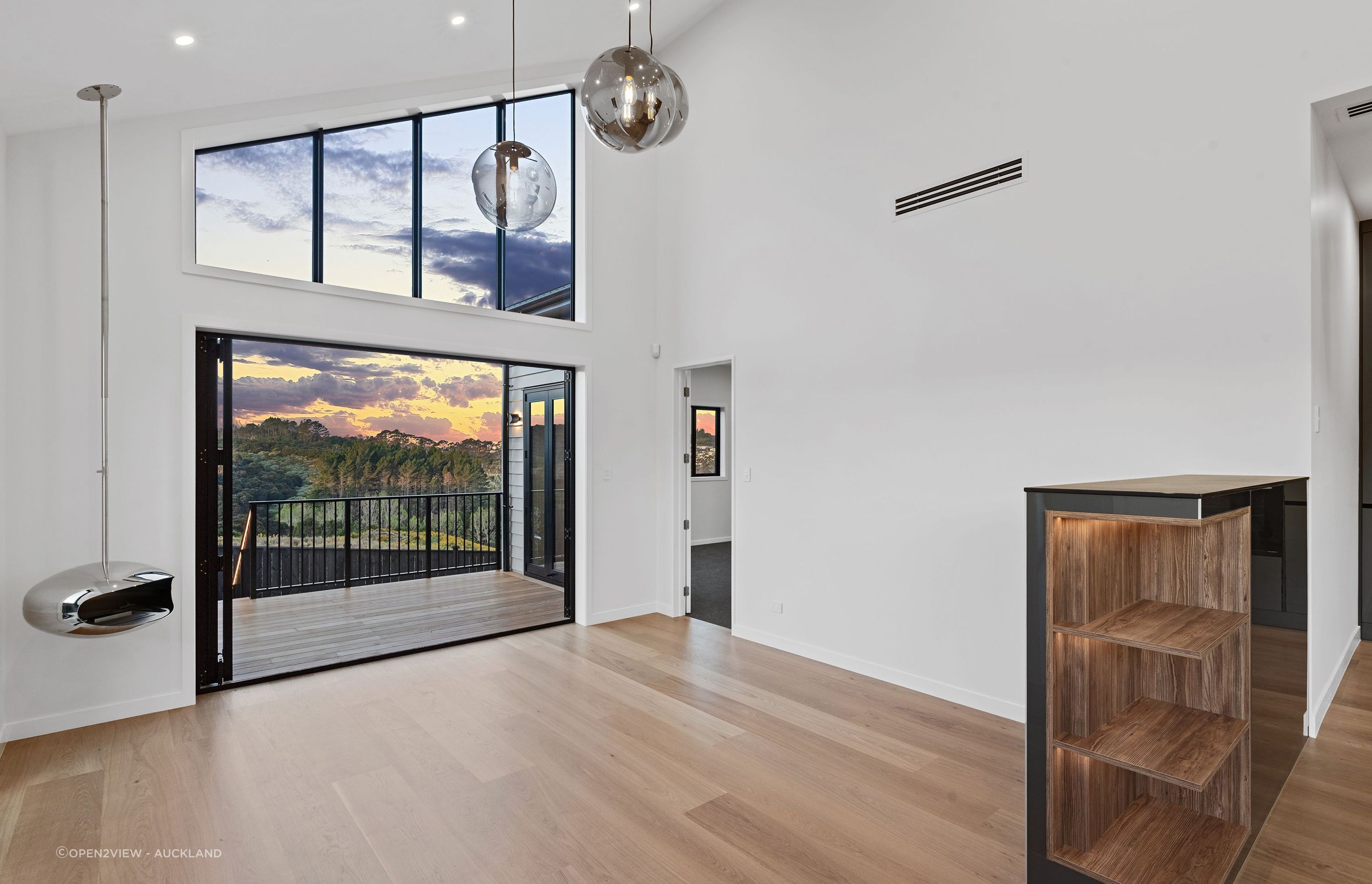 002Open2viewID581138-2TahunaAveAraHills.jpg
