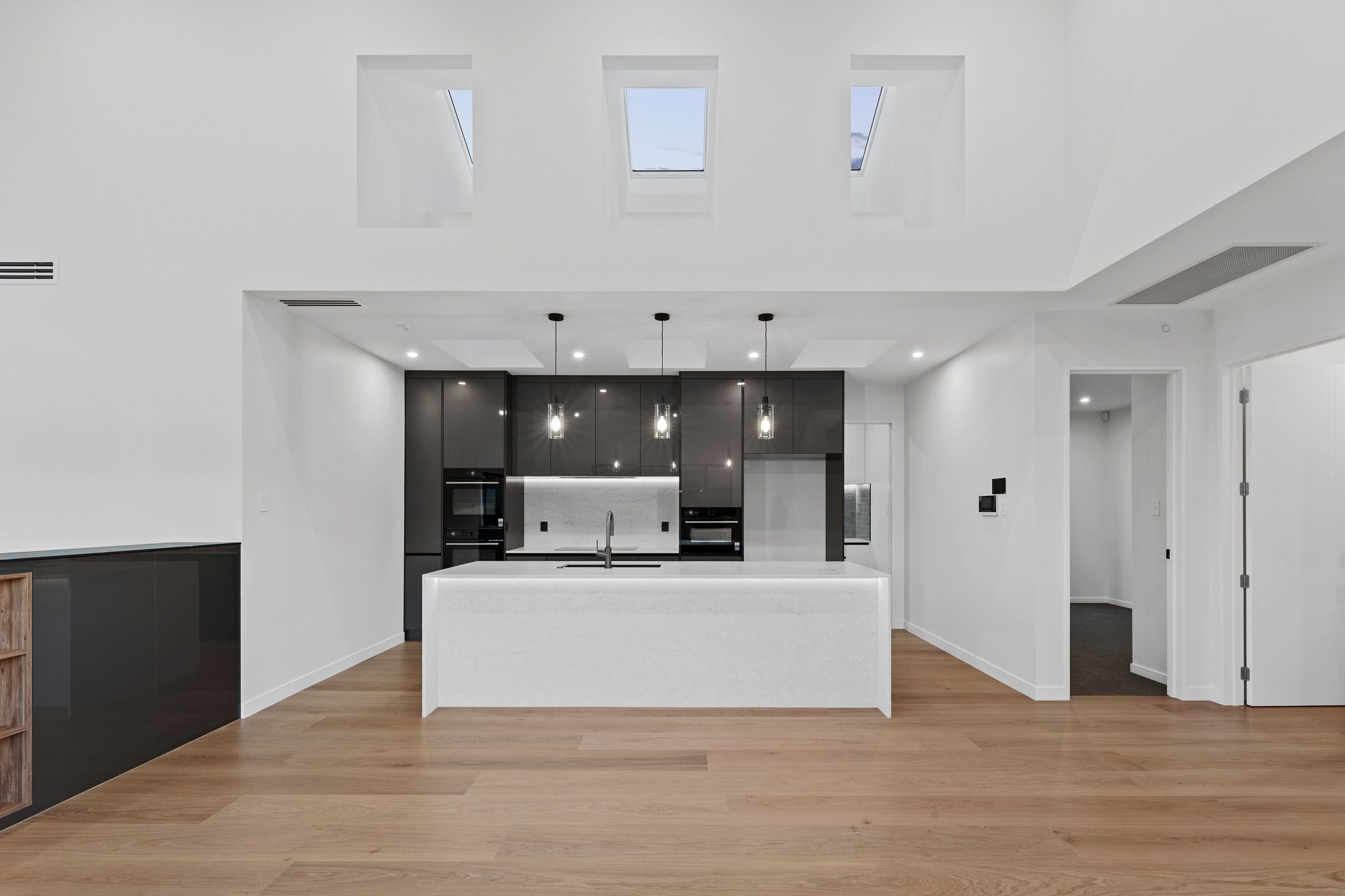 005Open2viewID581138-2TahunaAveAraHills.jpg