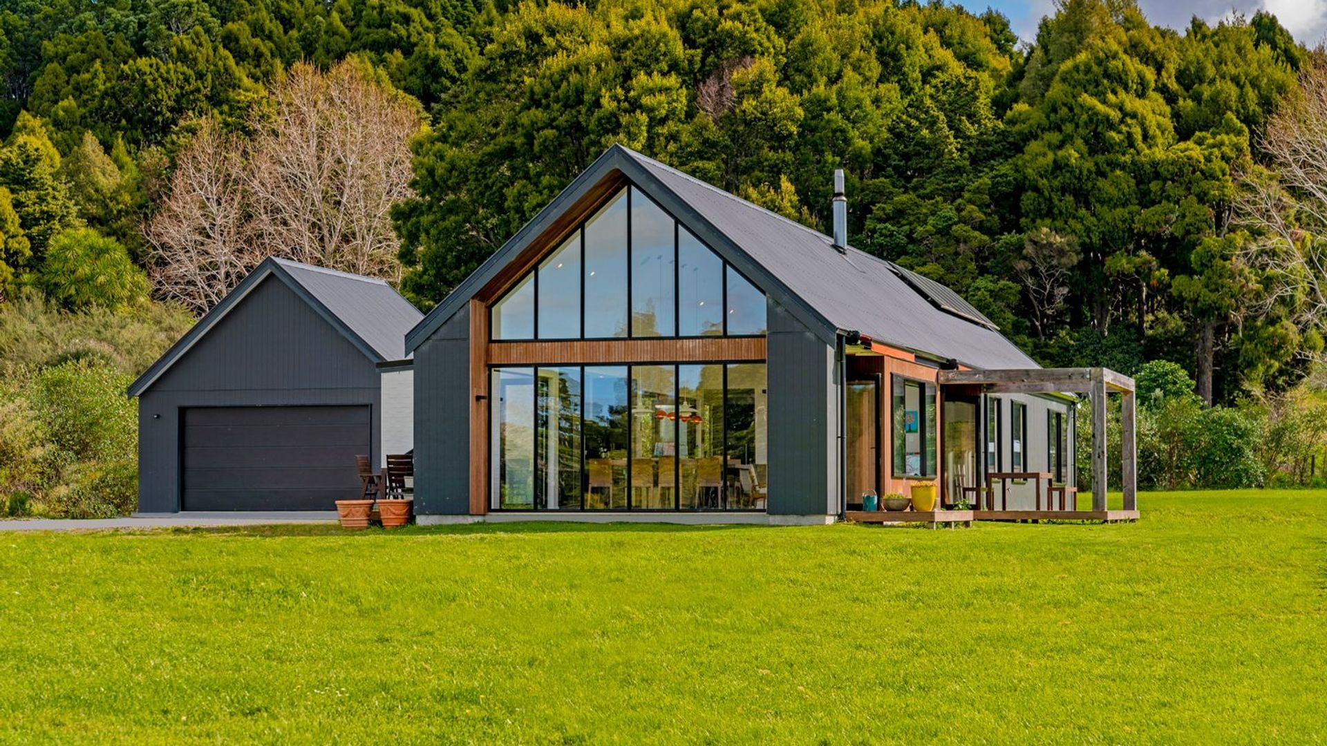 Nestled in Nature banner