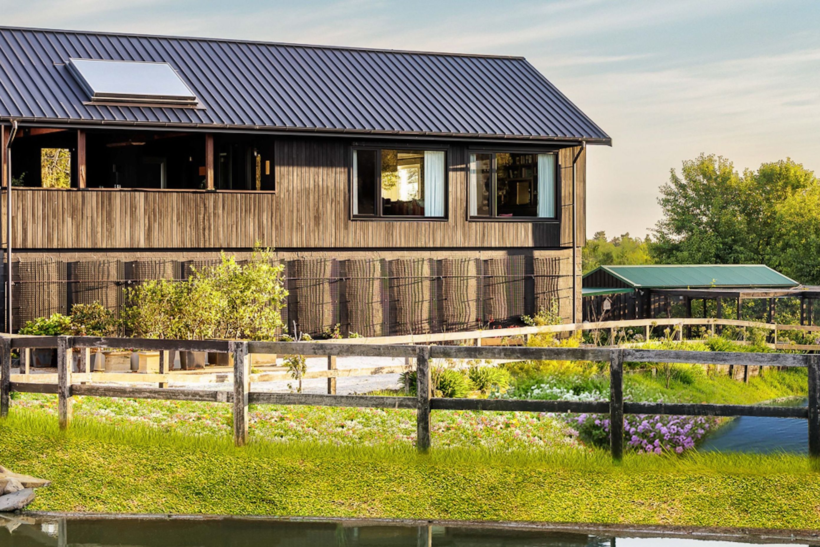 01-envirotecture-robertsonpassivhaus-passivhaus-newsouthwales-exterior.jpg