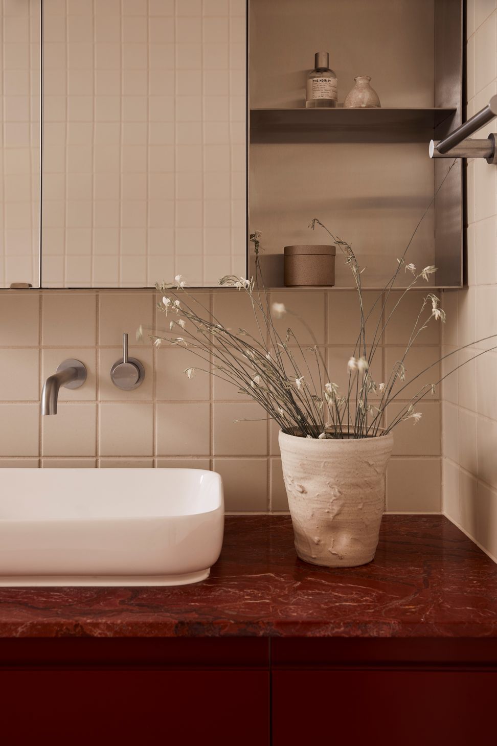 0112-07-en-suite-detail-ap-compressed.jpg