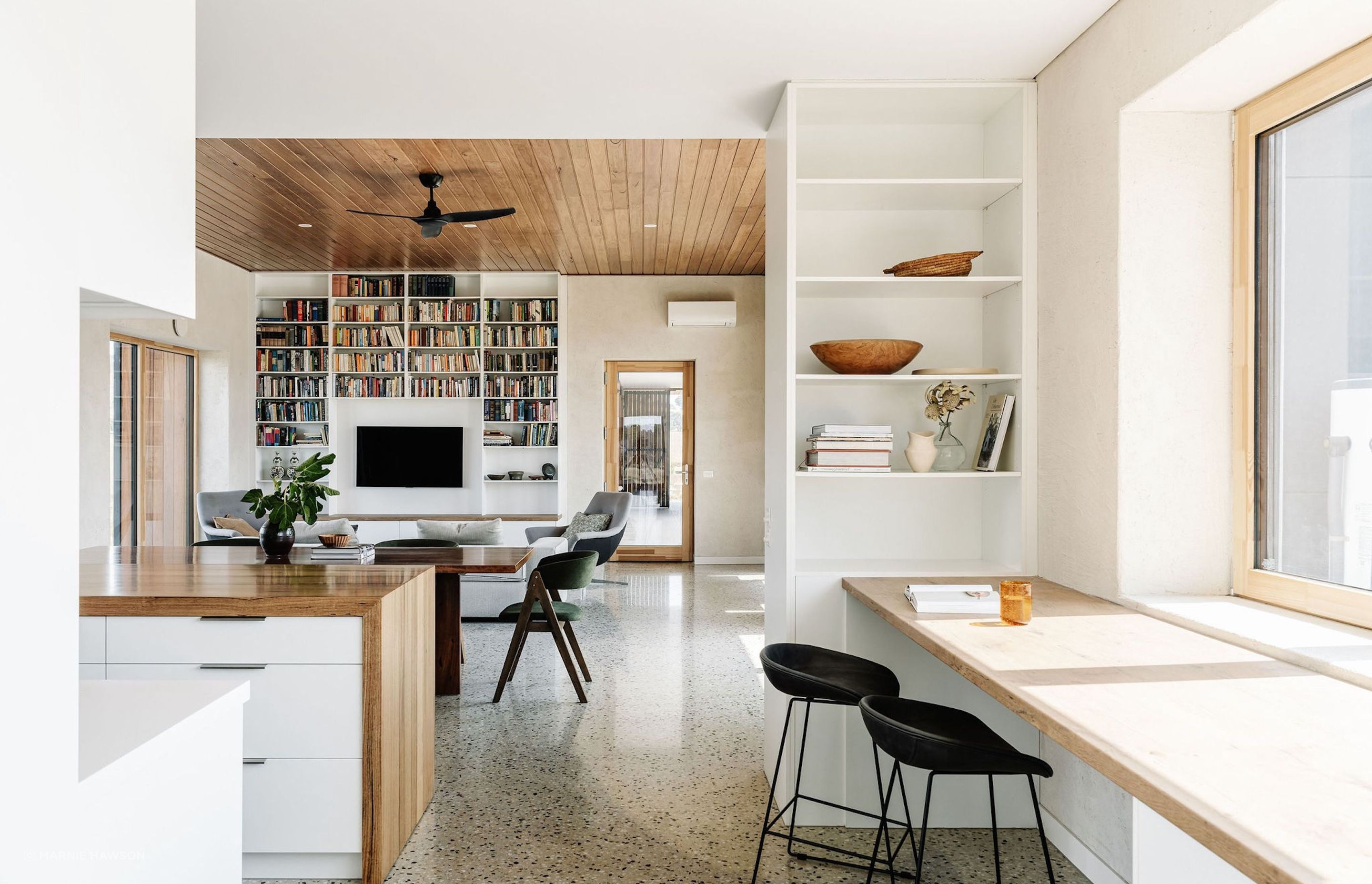 03-envirotecture-huffnpuffhaus-passivhaus-victoria-livingroom.jpg