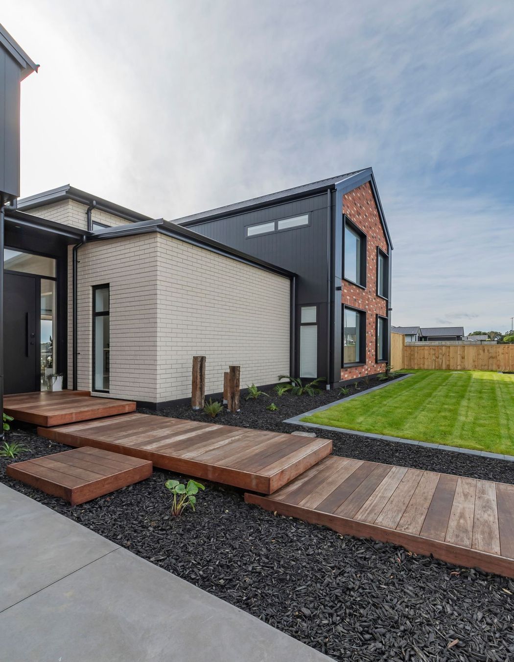 Tahuna Minhinnick Dr