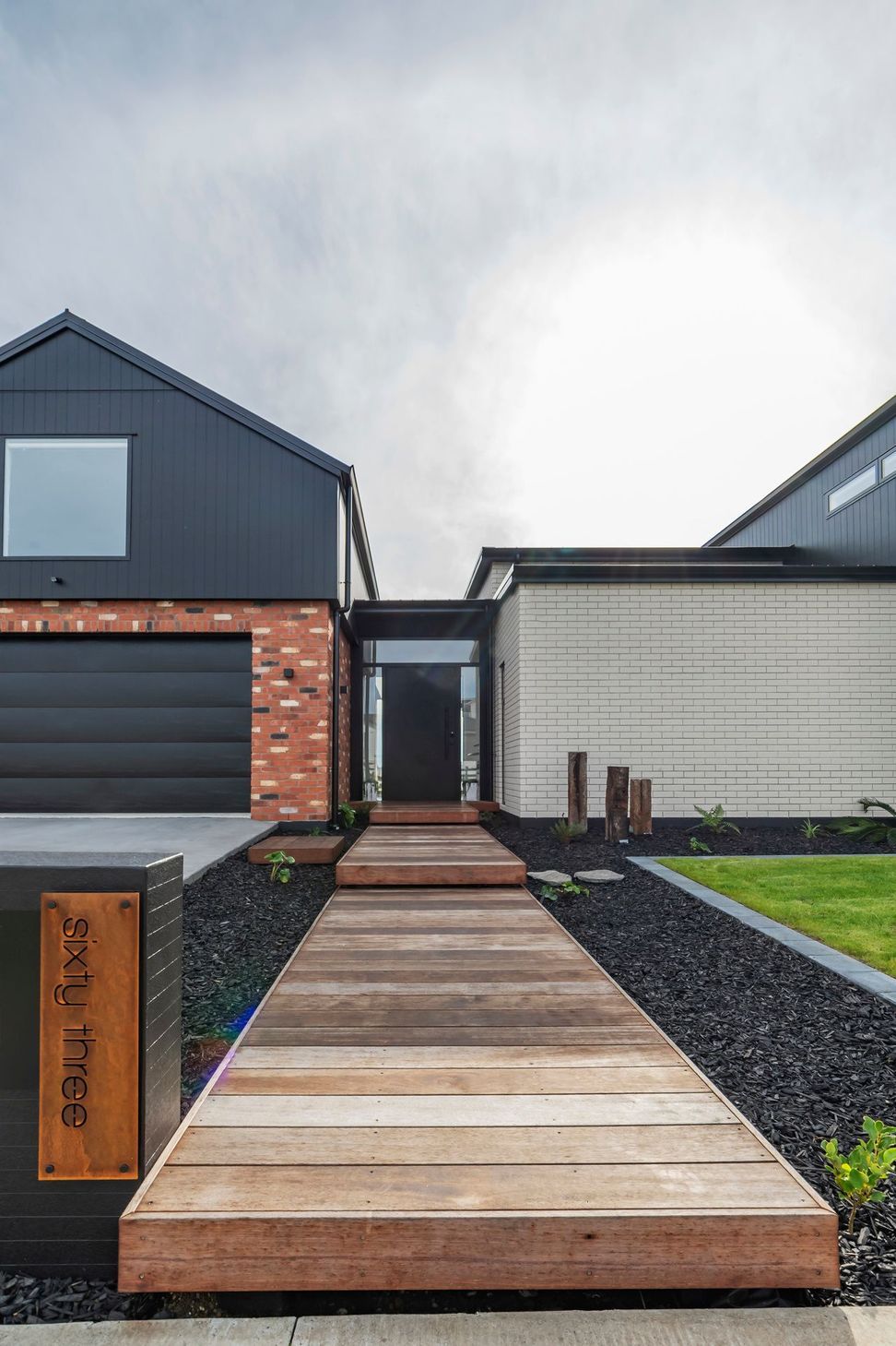 Tahuna Minhinnick Dr