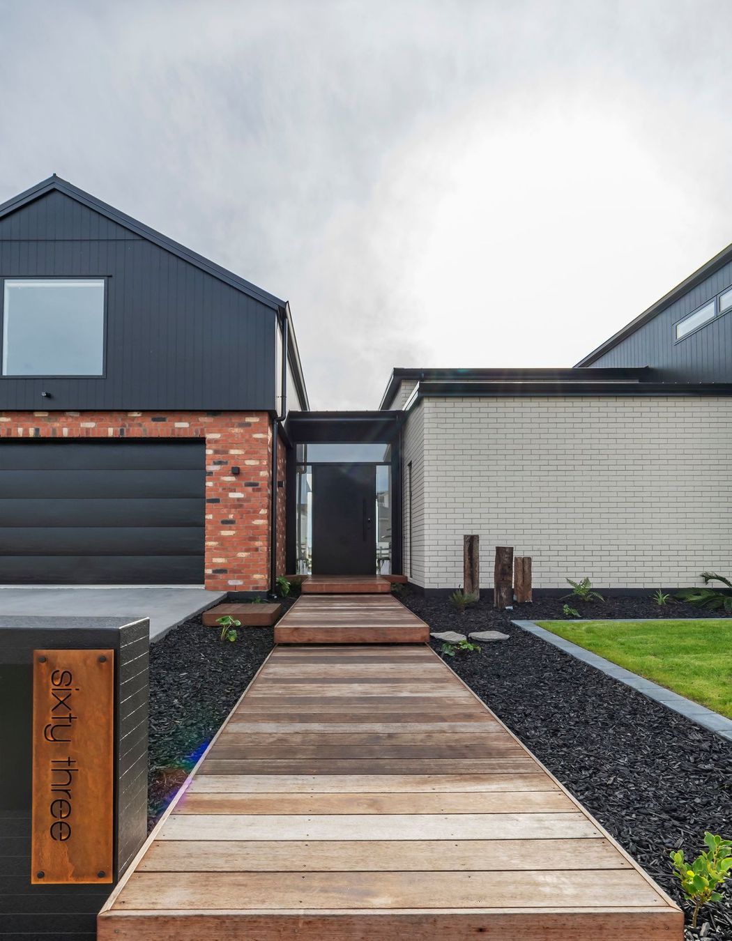 Tahuna Minhinnick Dr