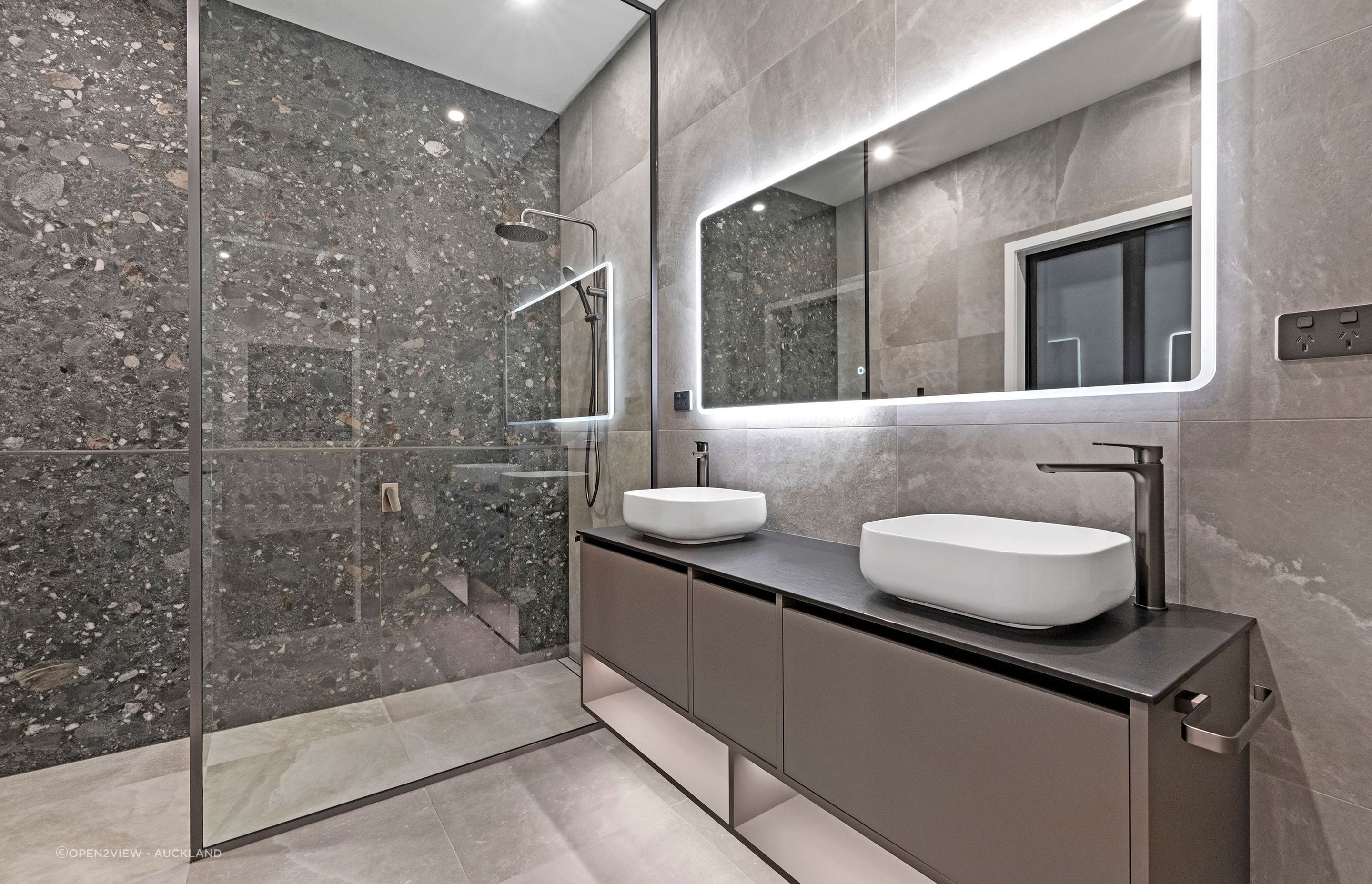 035Open2viewID581138-2TahunaAveAraHills.jpg