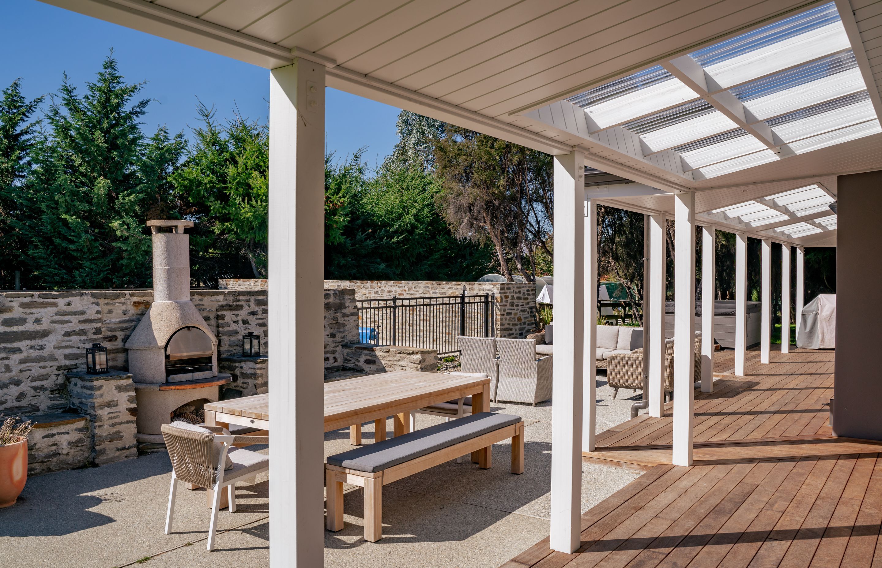 042Open2viewID555252-27RiverbankRoad.jpg