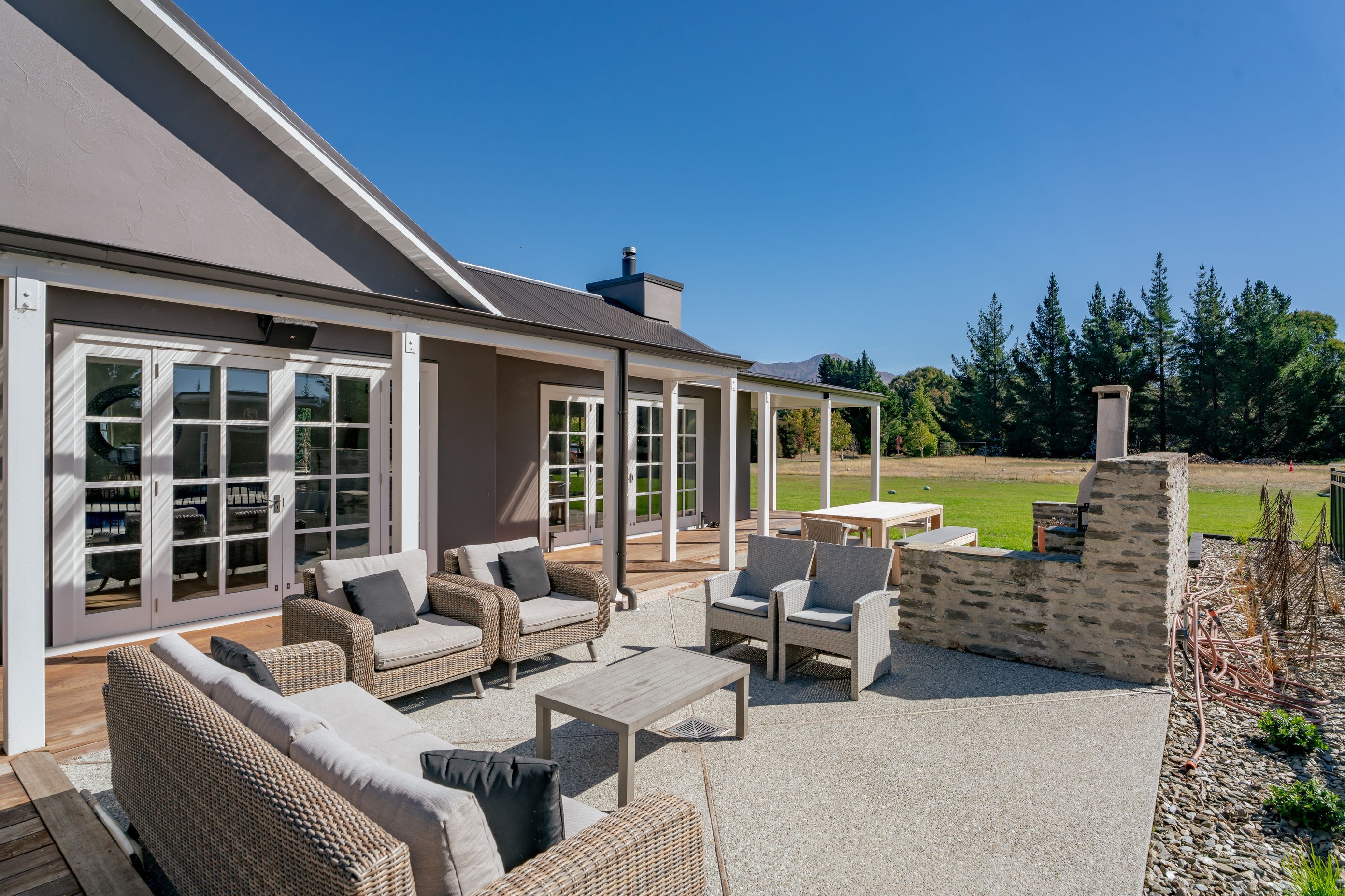 053Open2viewID555252-27RiverbankRoad.jpg