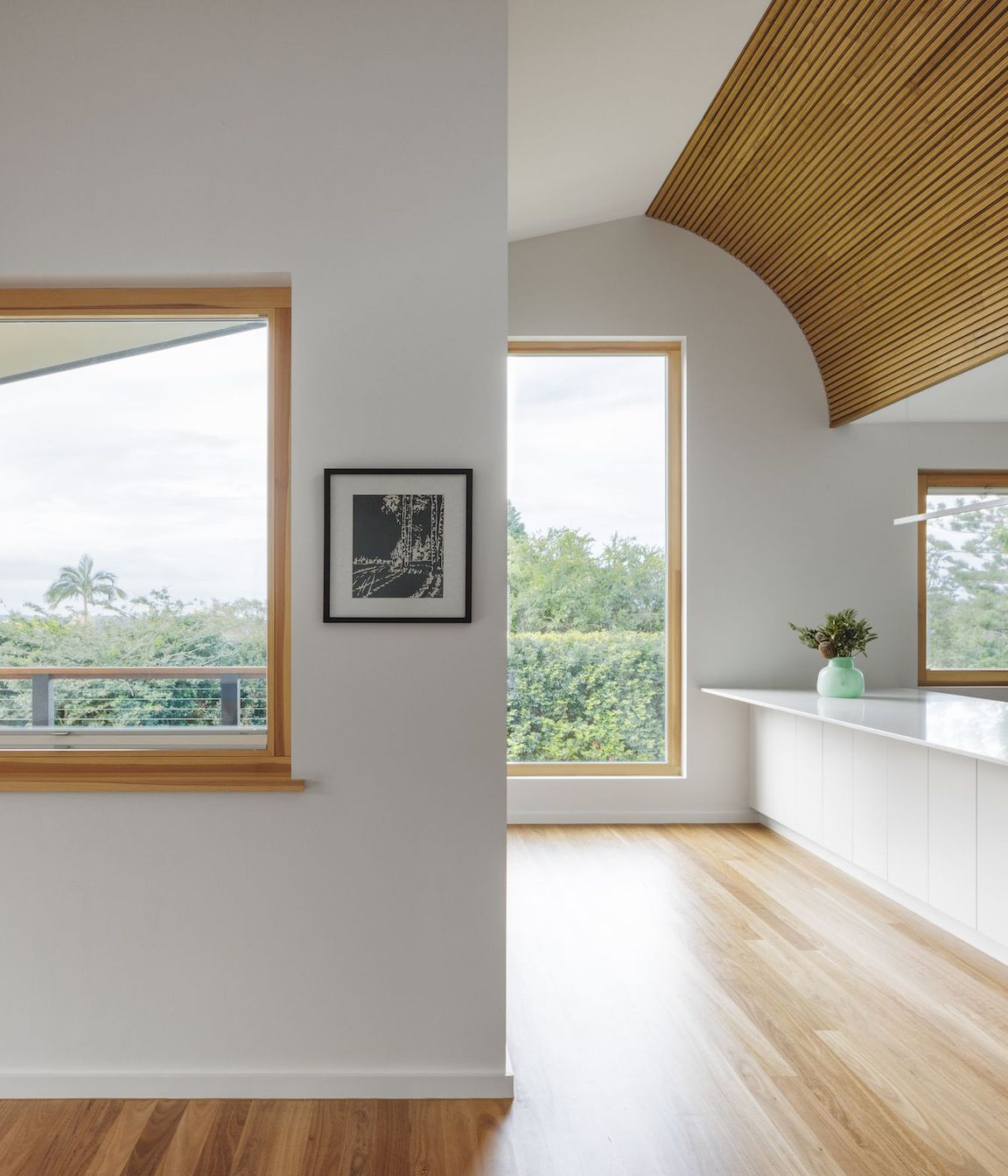 06-envirotecture-berowra-heights-nsw-curved-ceiling.jpg