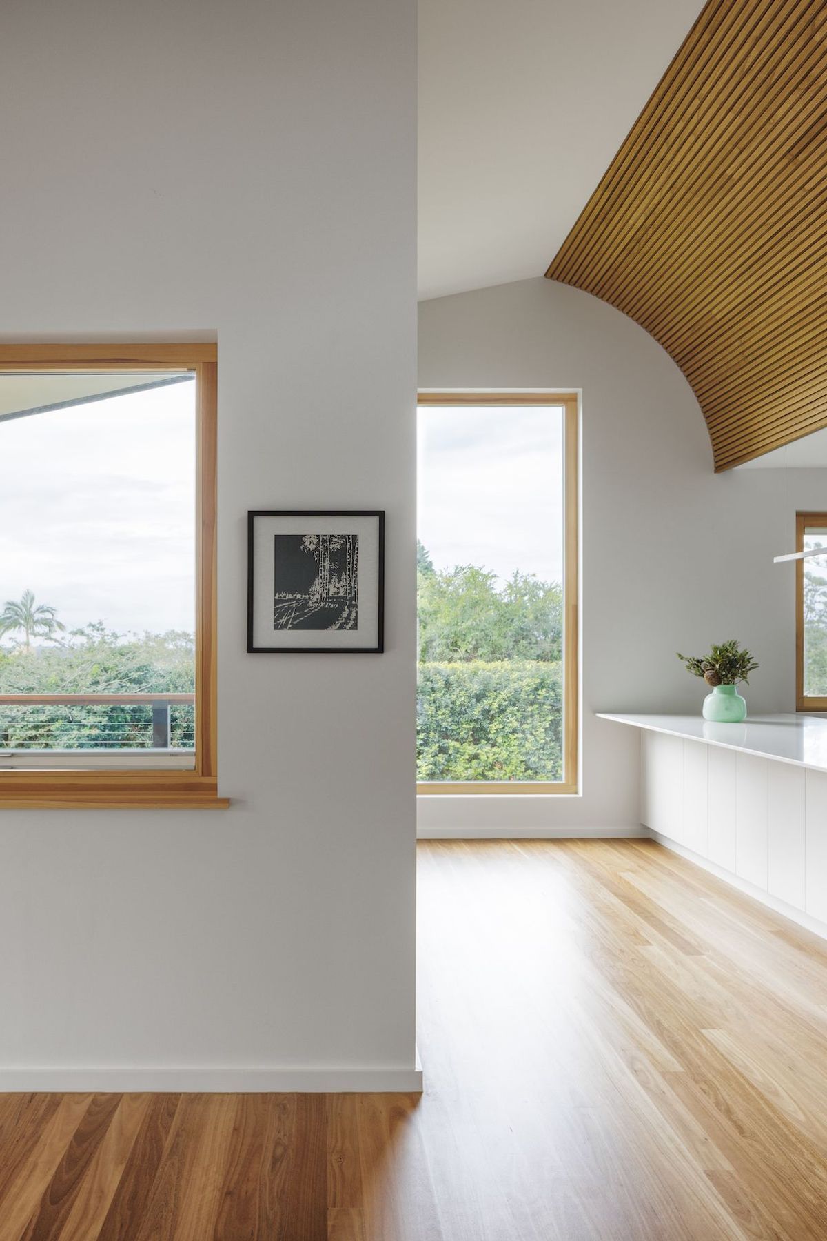 06-envirotecture-berowra-heights-nsw-curved-ceiling.jpg