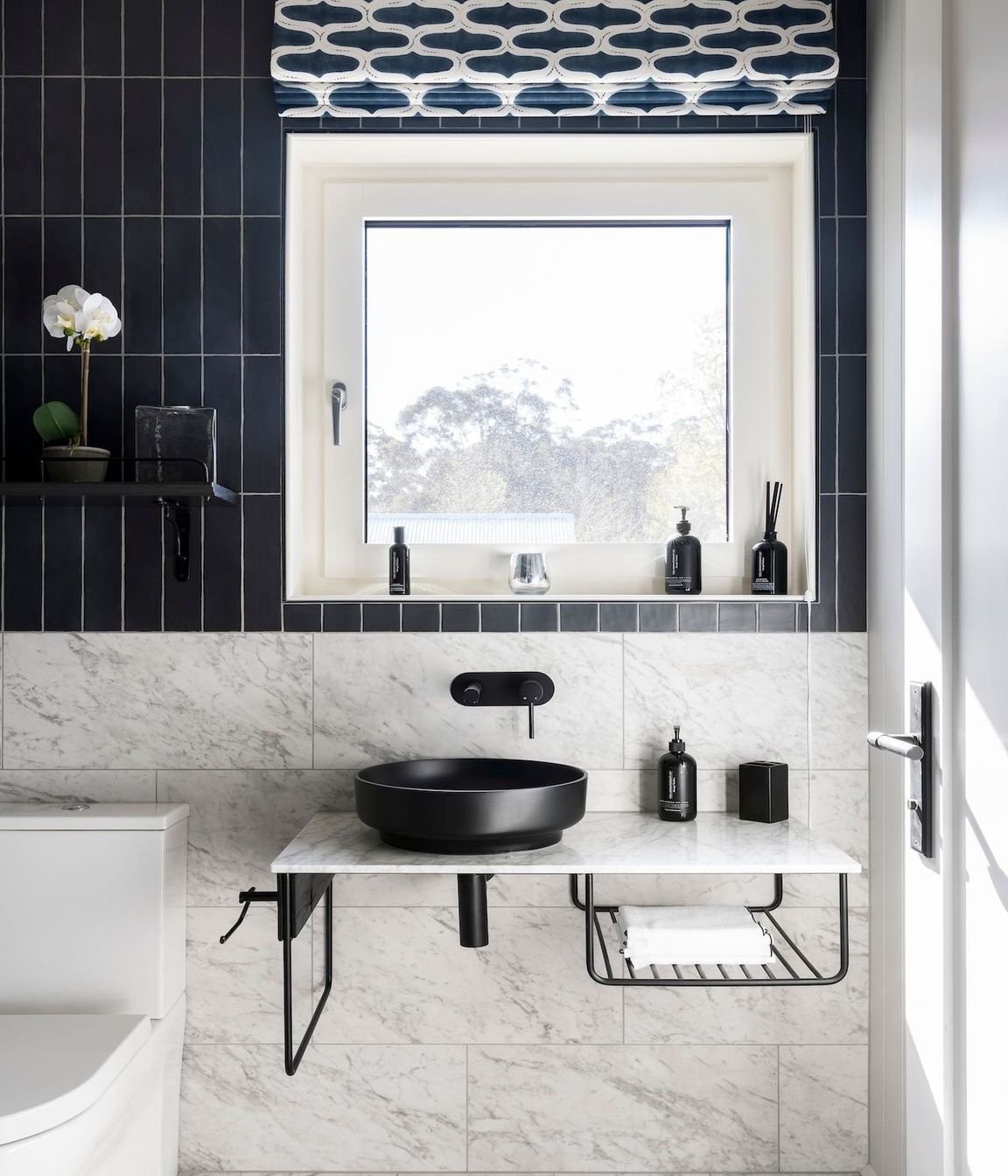 06-envirotecture-robertsonpassivhaus-passivhaus-newsouthwales-bathroom.jpg
