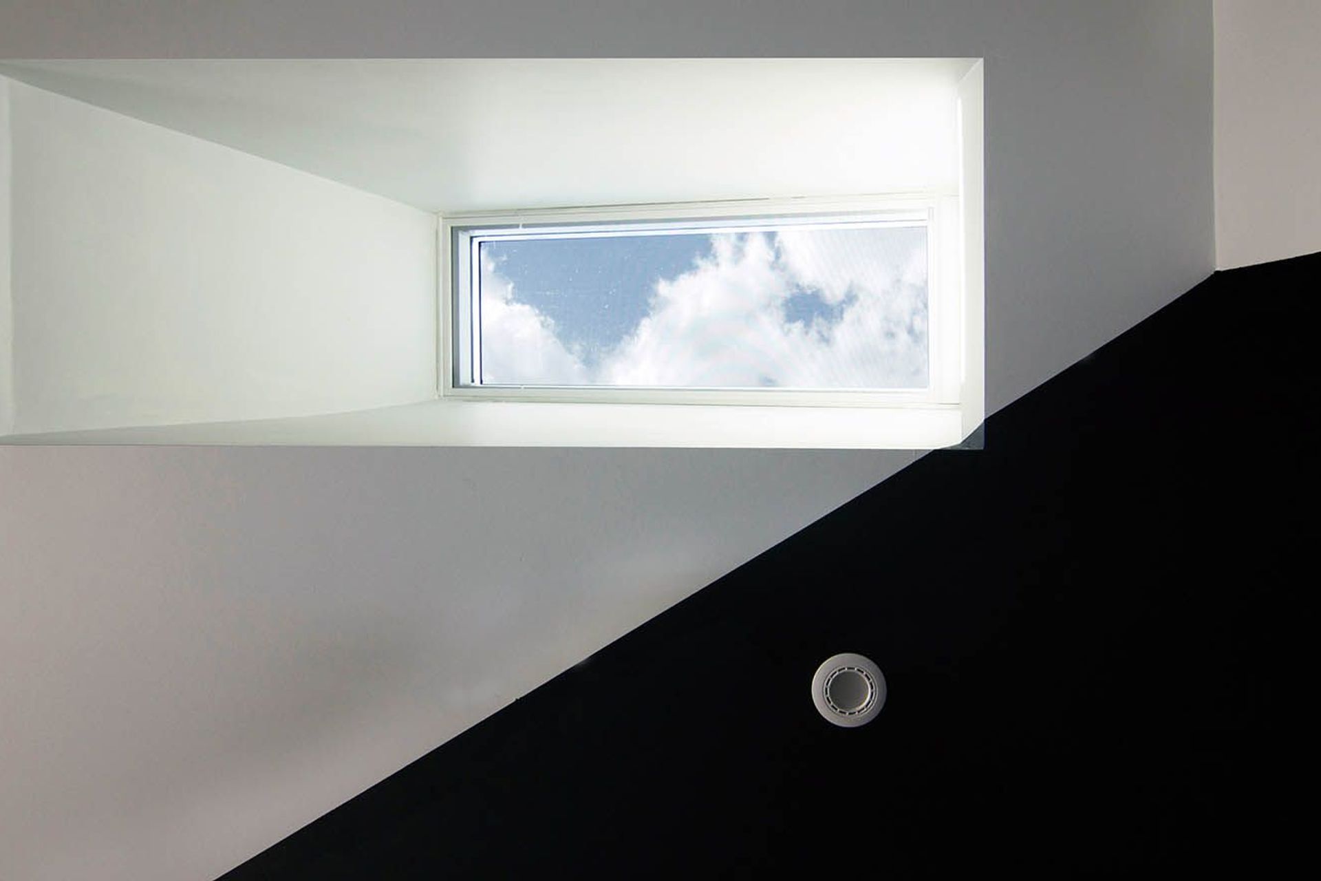 House 33.2 - Monochrome Home