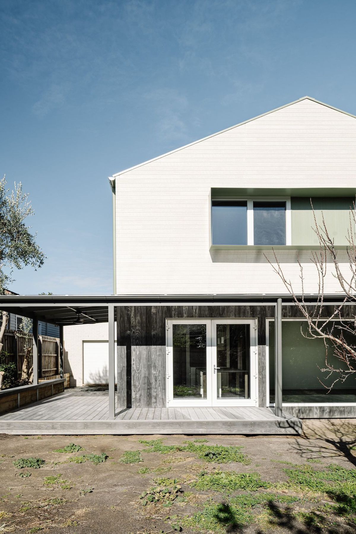 06-portrait-envirotecture-wrighty-tighty-haus-vic-back-external.jpg