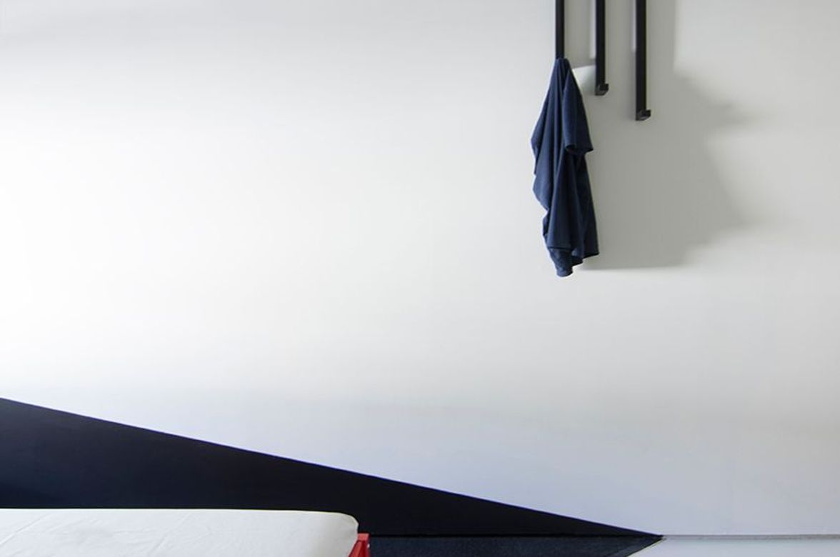 House 33.2 - Monochrome Home