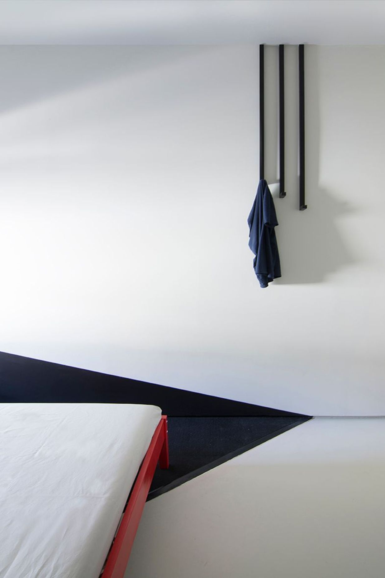 House 33.2 - Monochrome Home