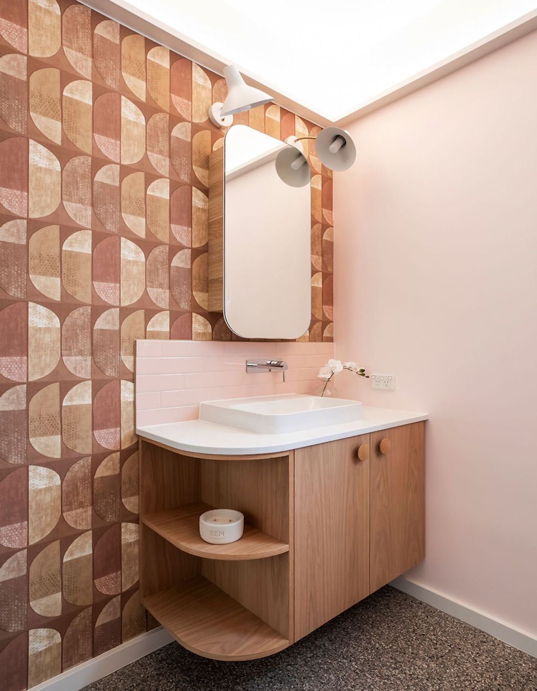 07-portrait-envirotecture-curvaceous-passivhaus-nsw-pink-bathroom.jpg