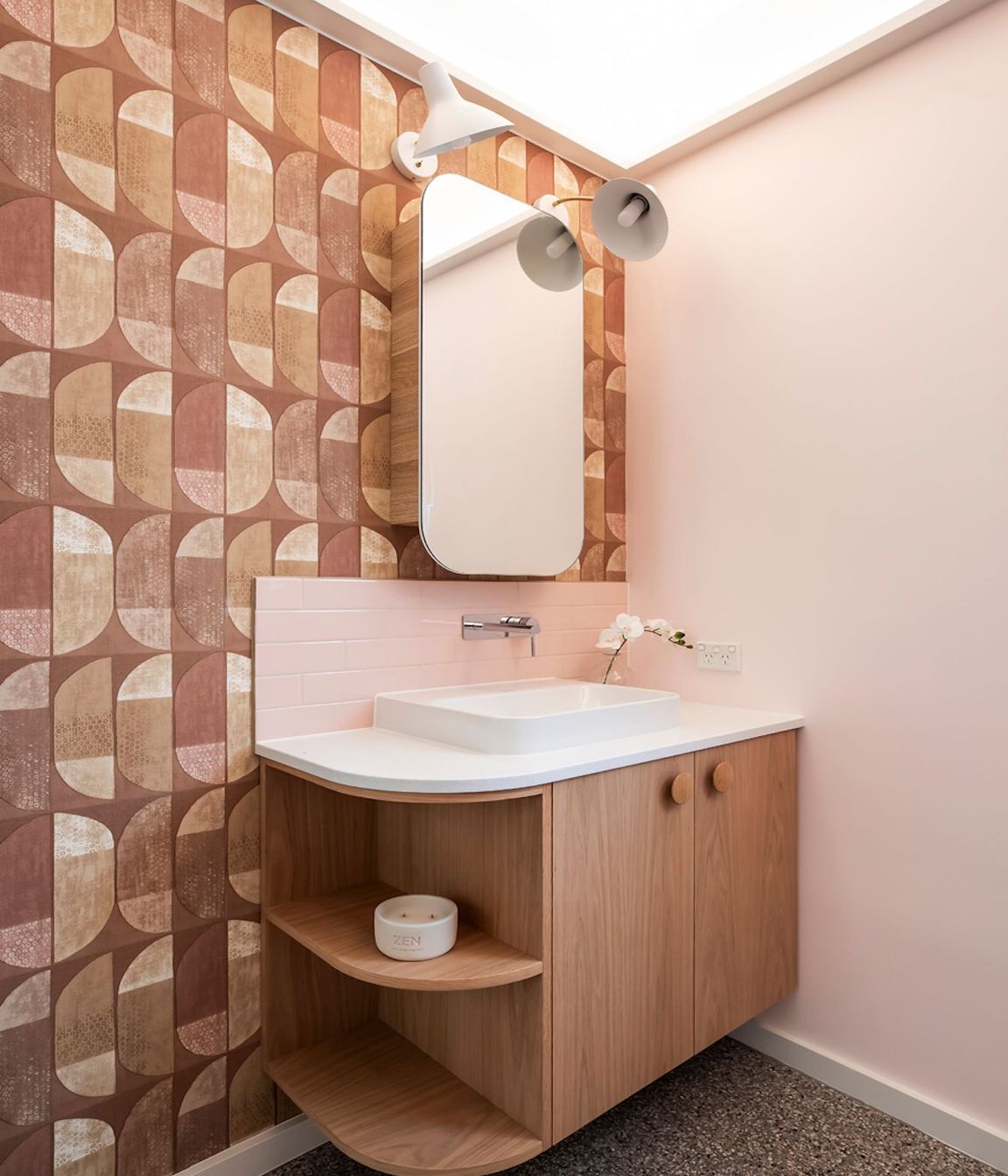 07-portrait-envirotecture-curvaceous-passivhaus-nsw-pink-bathroom.jpg