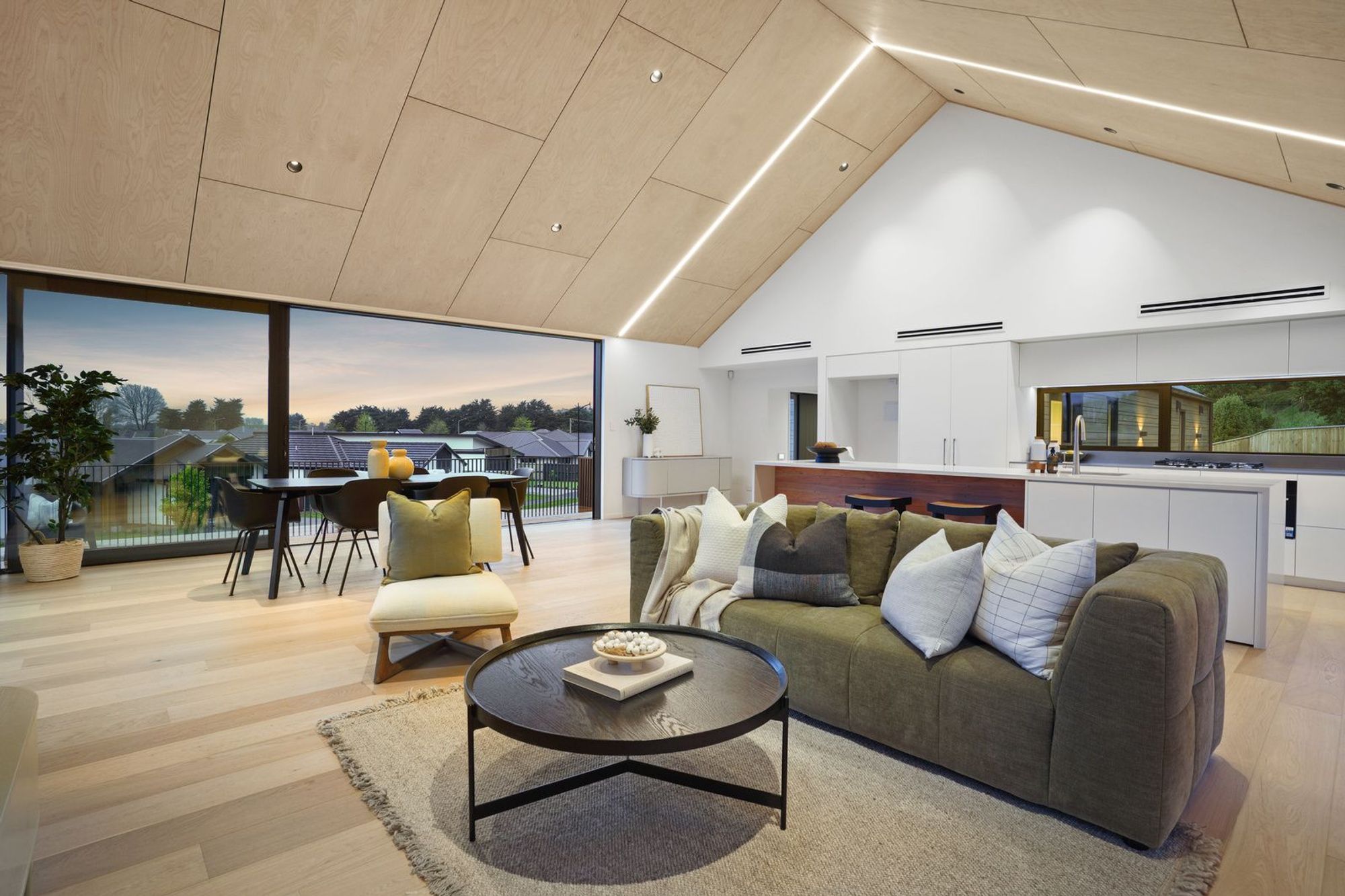 076Open2viewID582439-DrayPl2Halswell.jpg